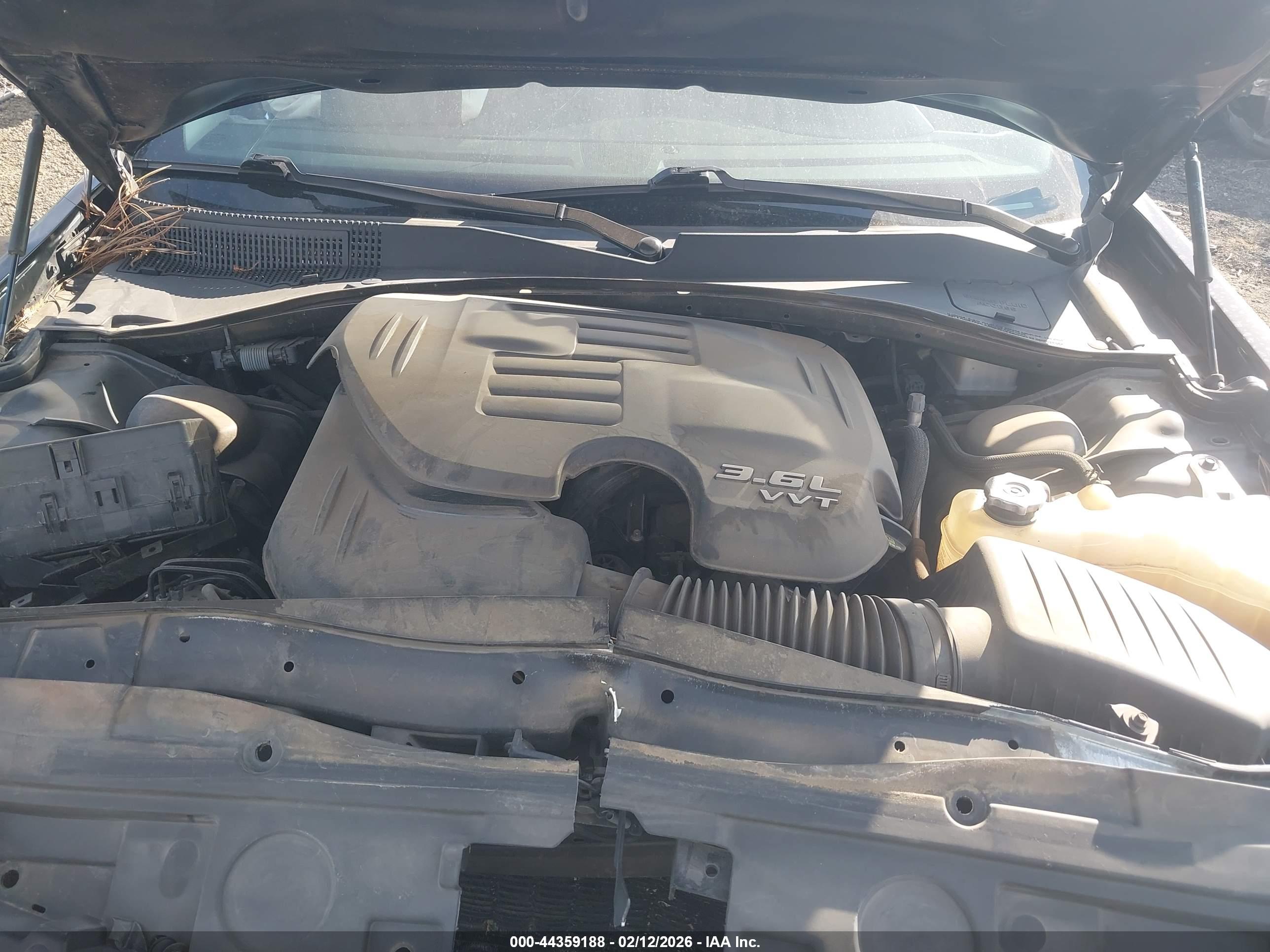 CHRYSLER 300 image 10