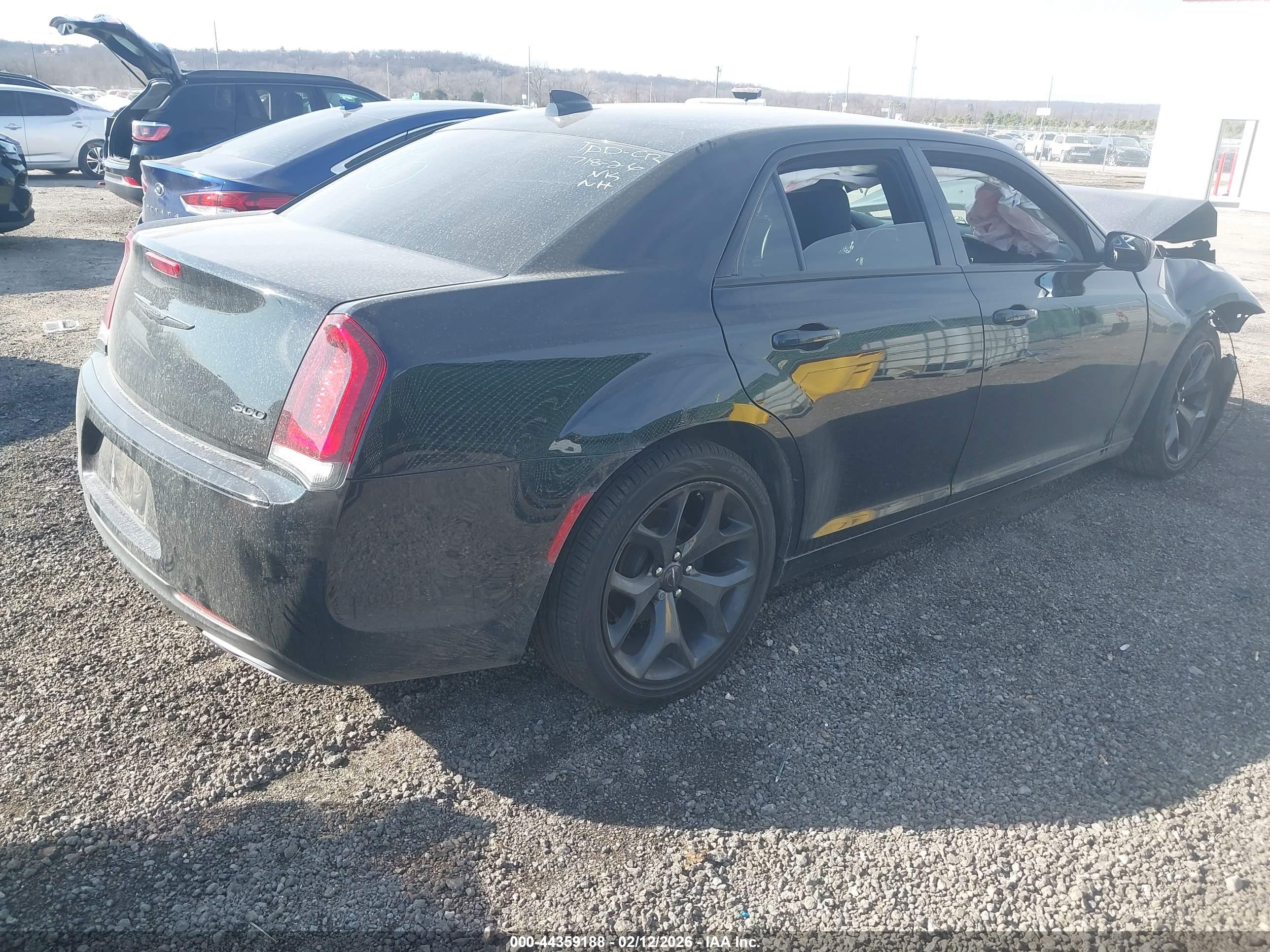 CHRYSLER 300 image 4