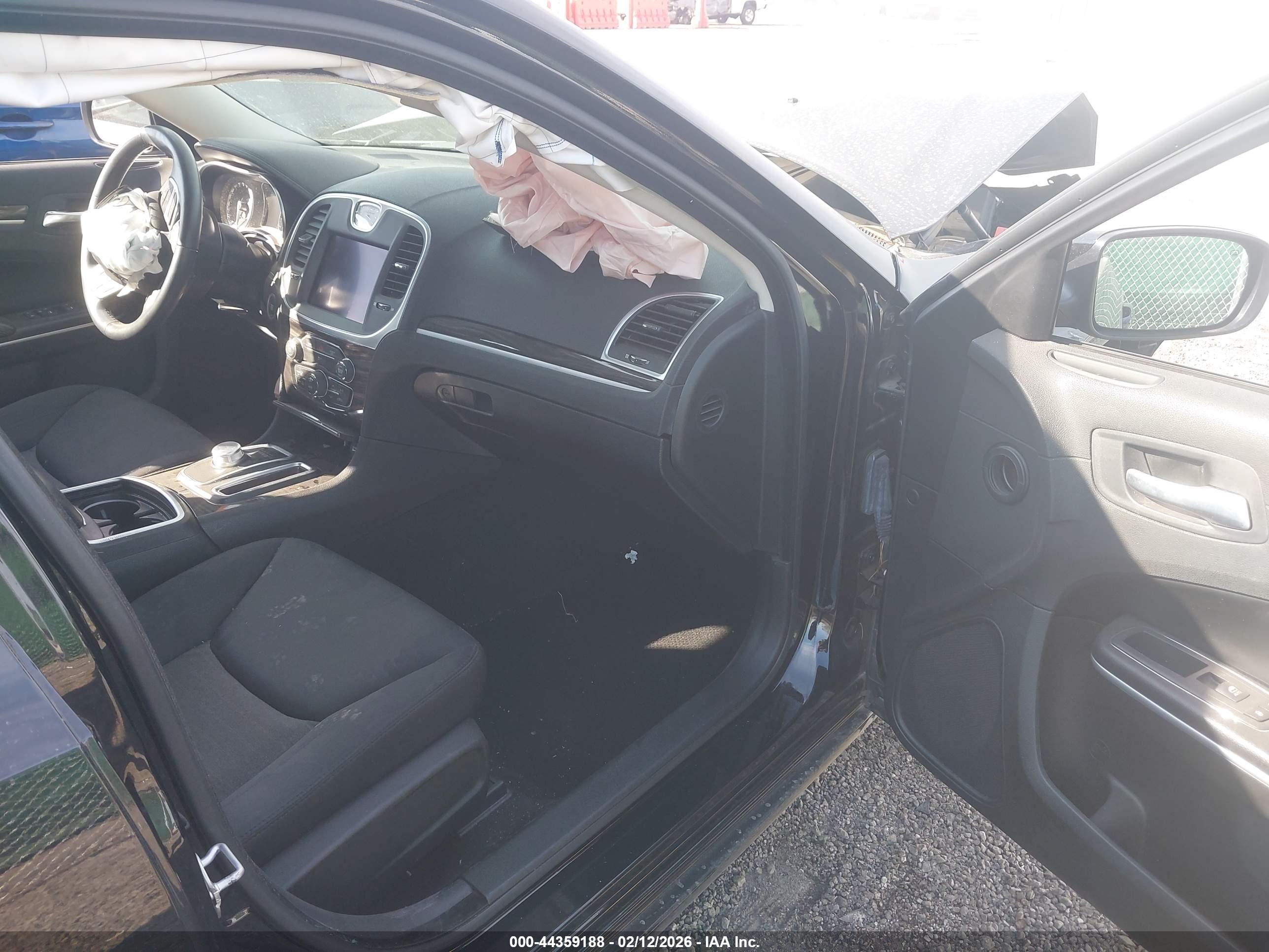 CHRYSLER 300 image 5