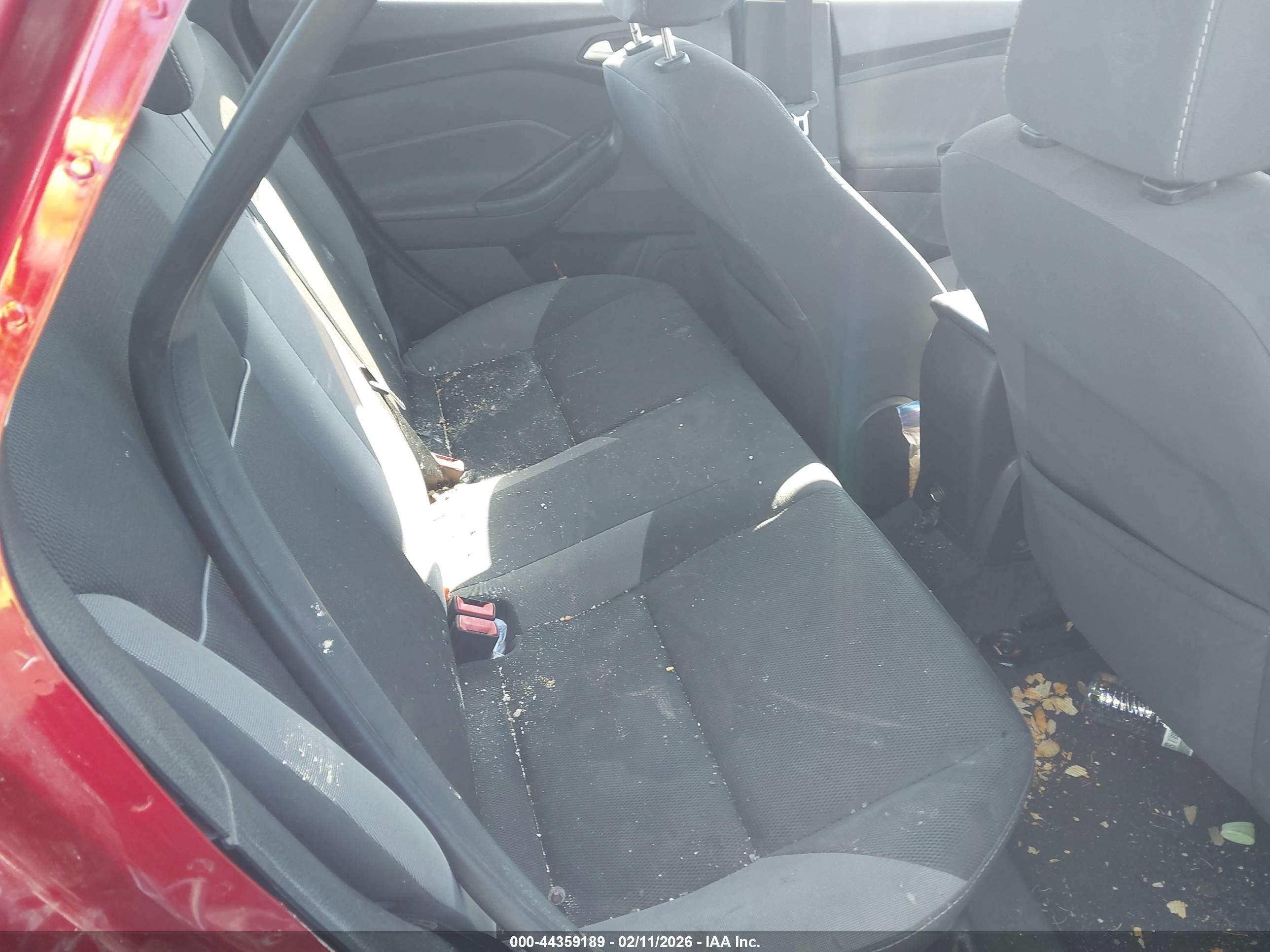 FORD FOCUS image 8