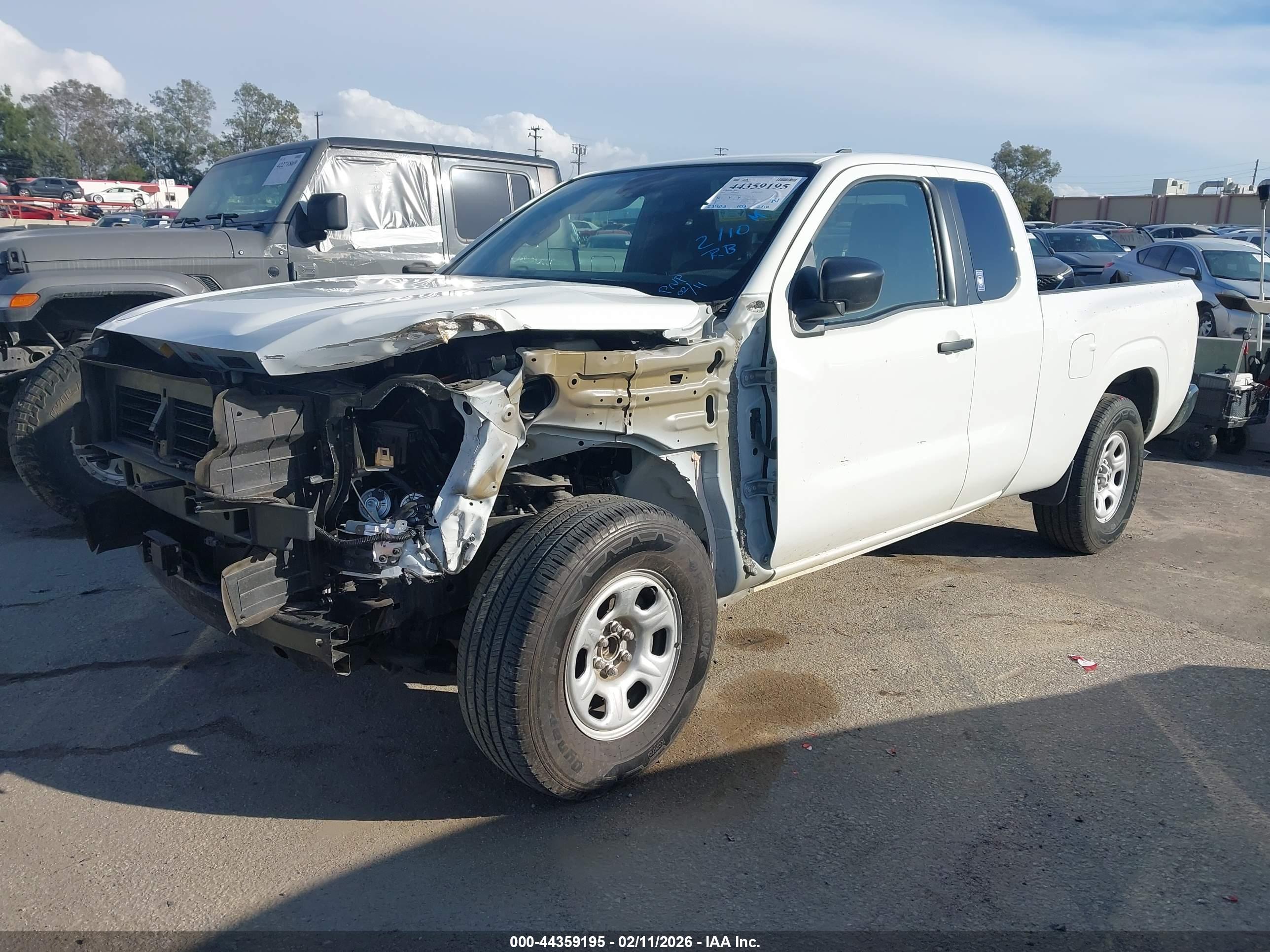 NISSAN FRONTIER image 2
