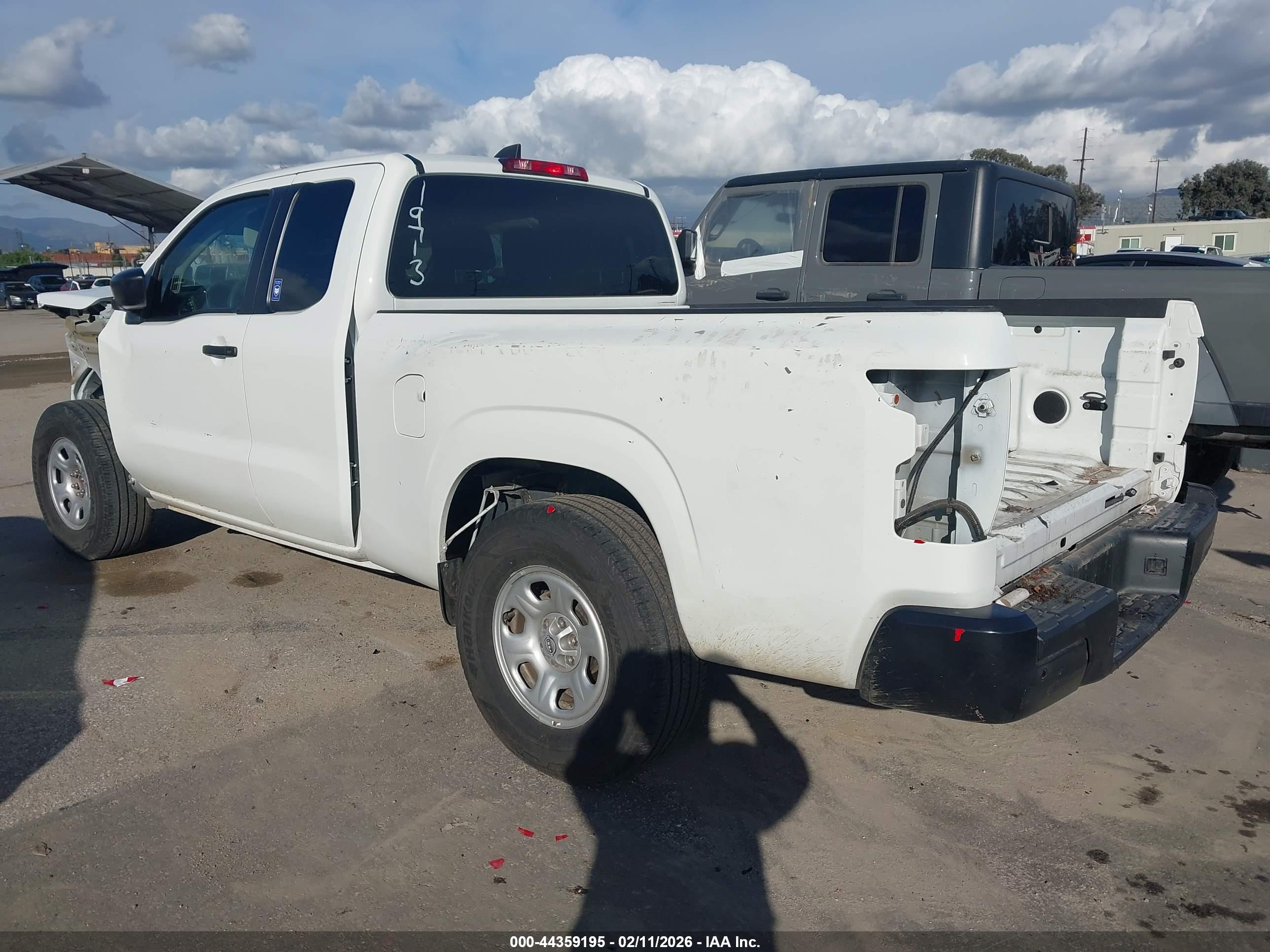 NISSAN FRONTIER image 3