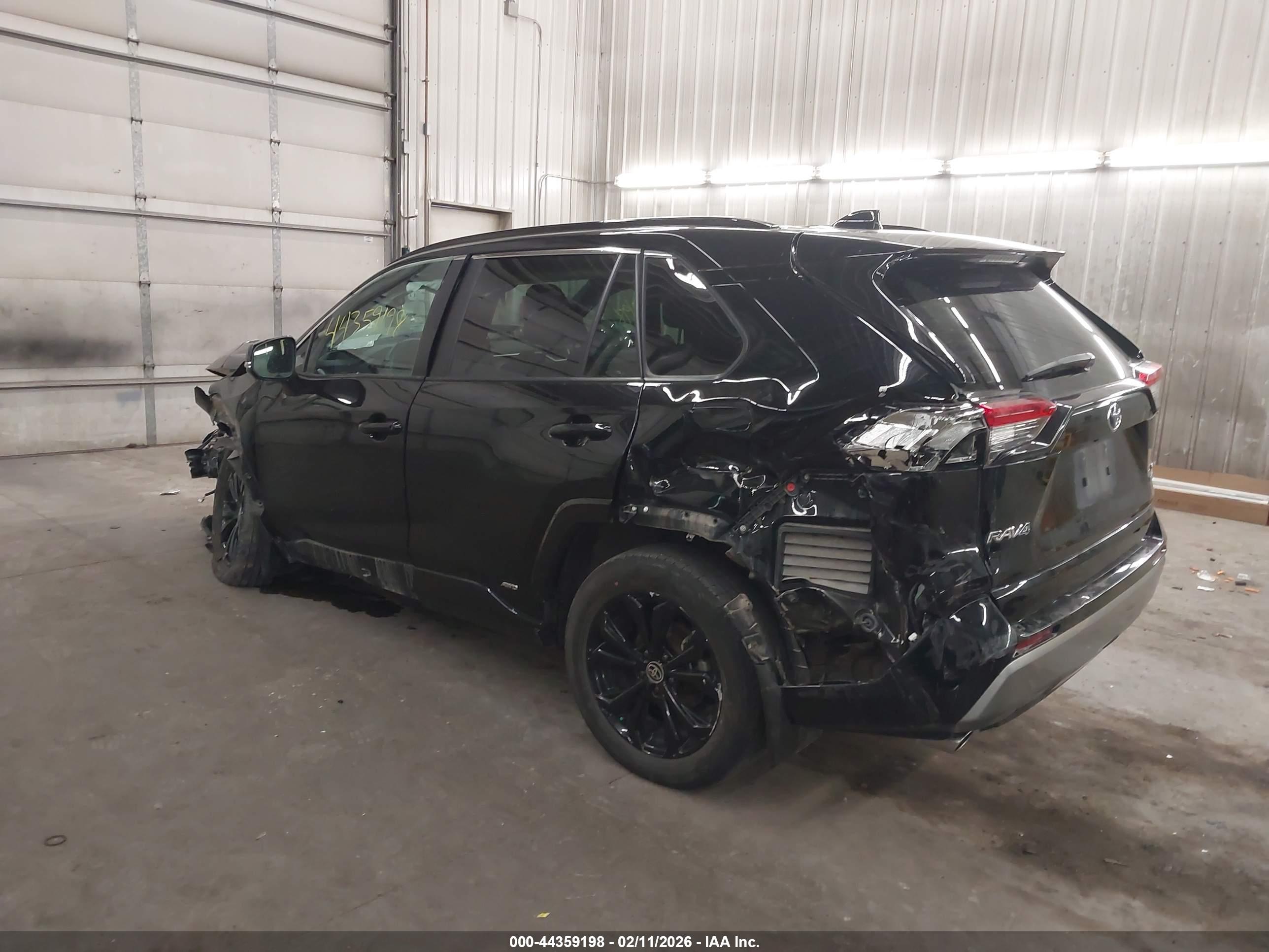 TOYOTA RAV4 image 3