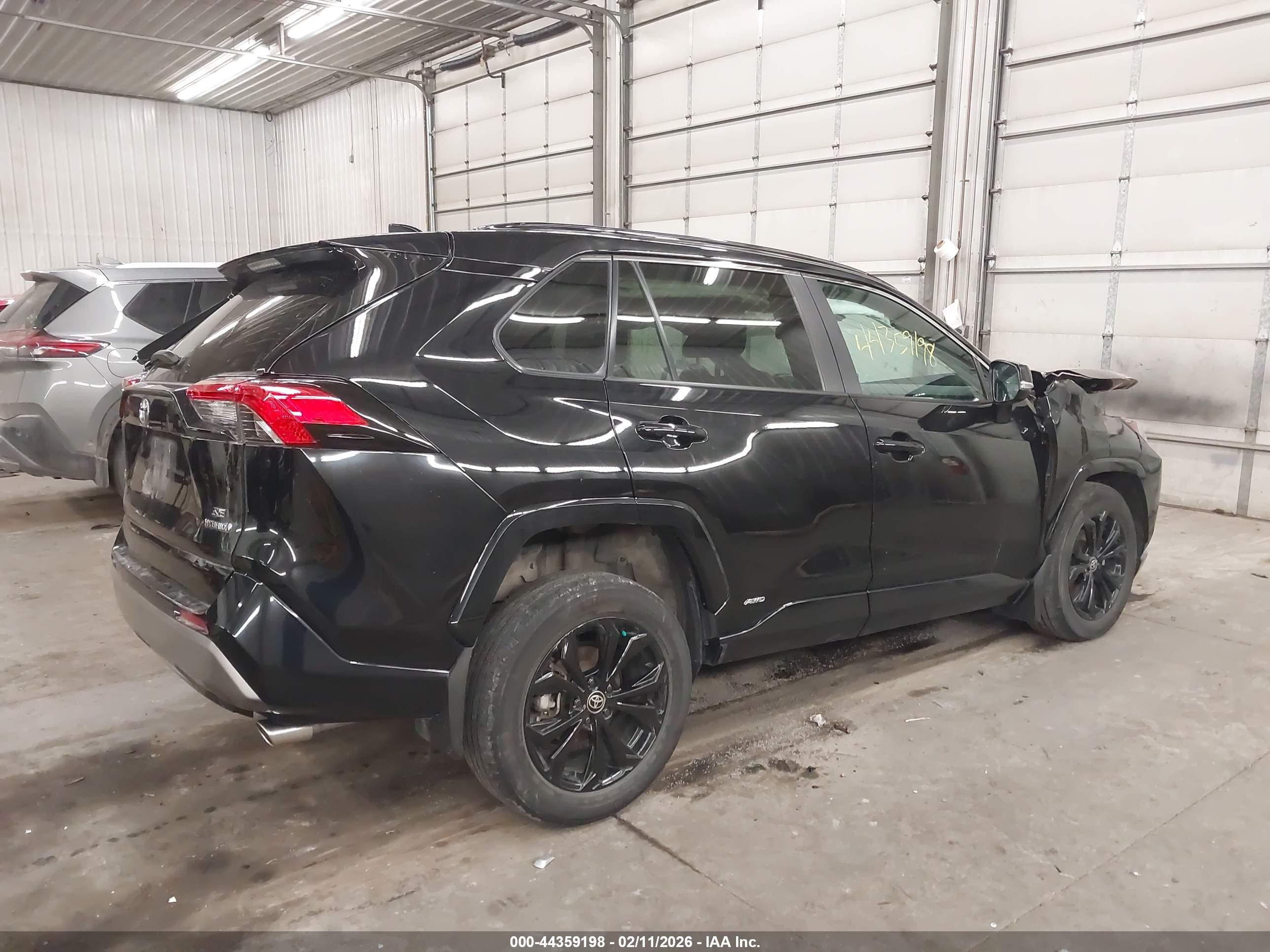 TOYOTA RAV4 image 4