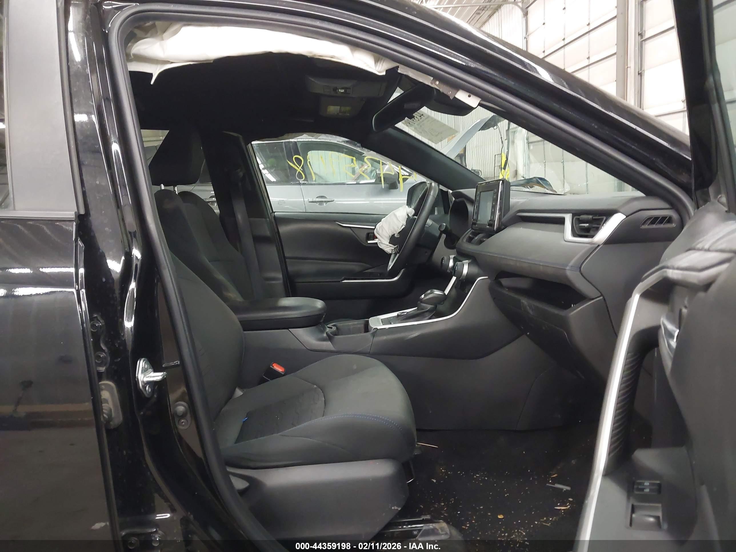 TOYOTA RAV4 image 5