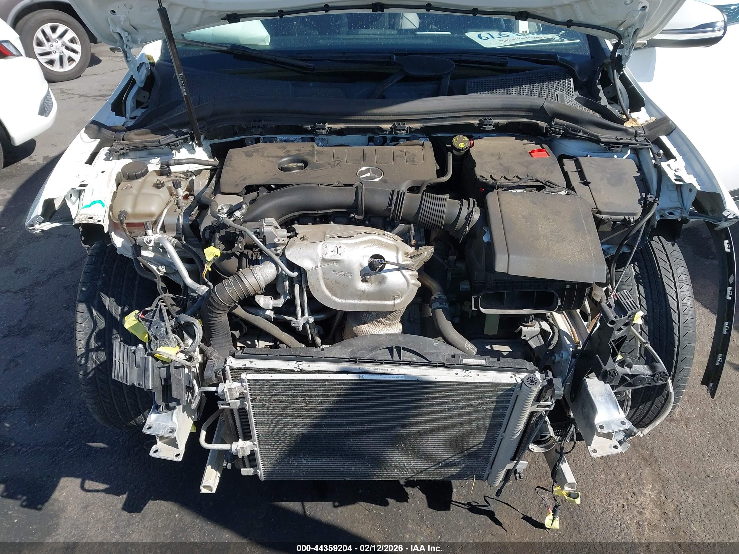 MERCEDES-BENZ GLA image 10