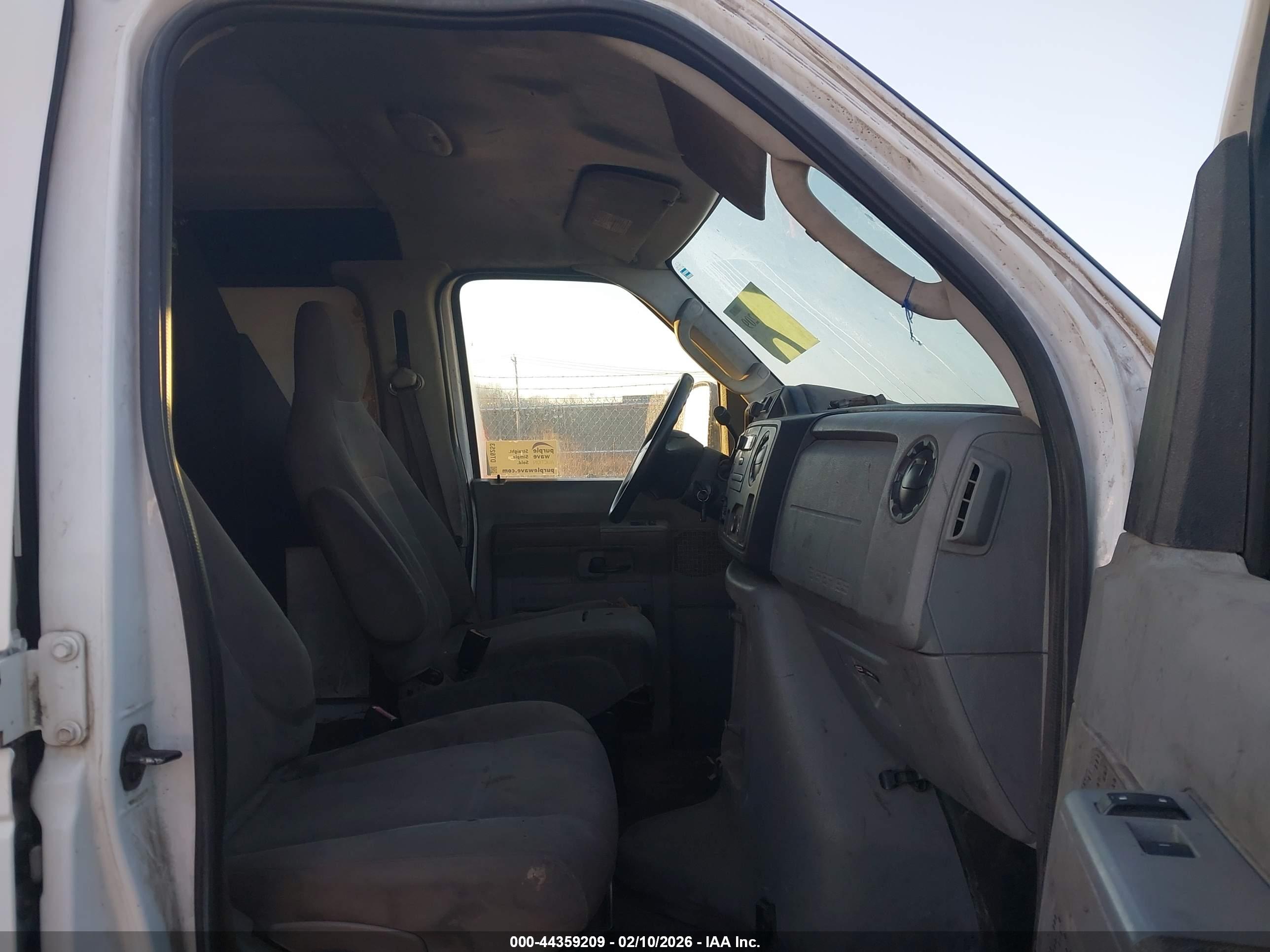 FORD ECONOLINE image 5
