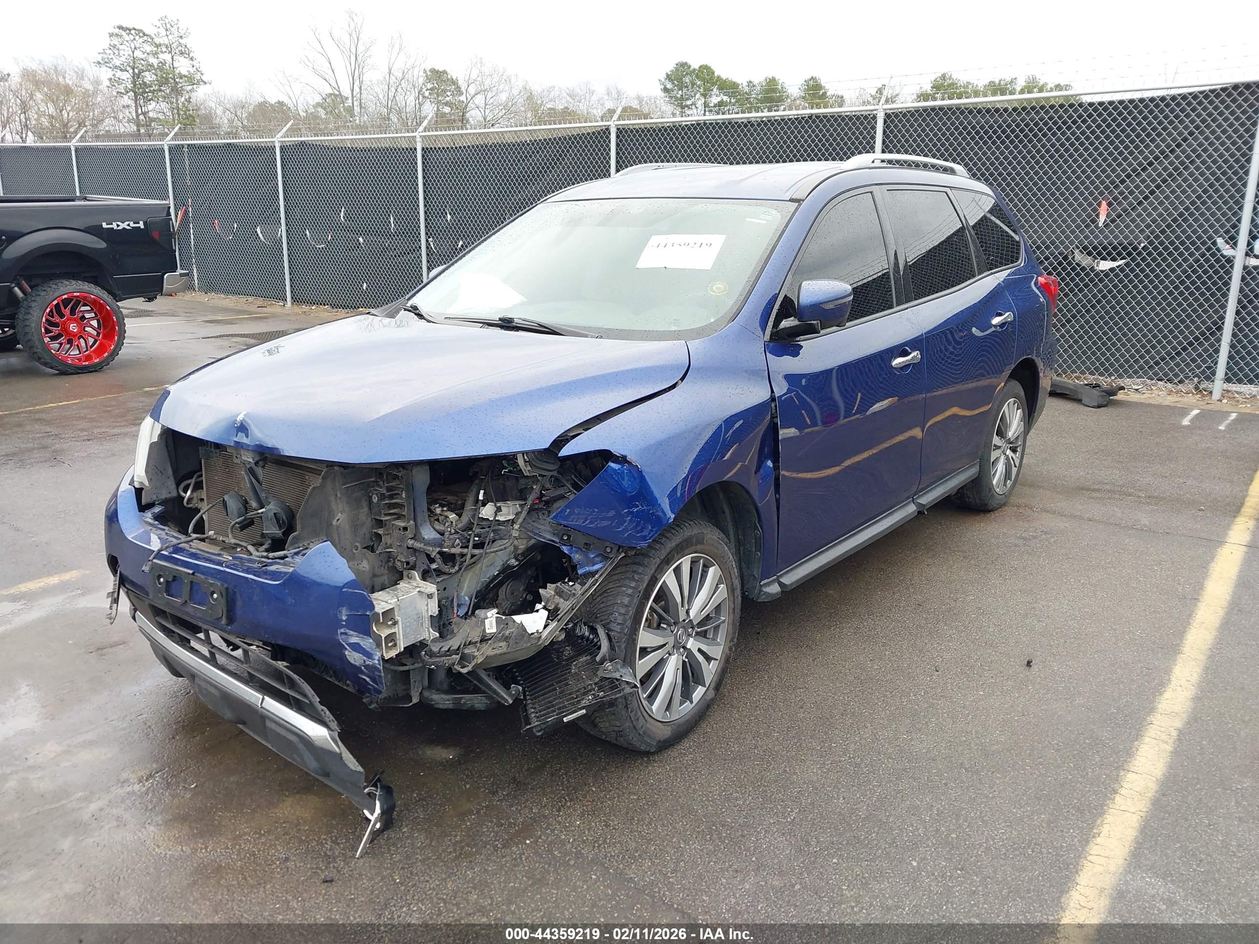 NISSAN PATHFINDER image 2