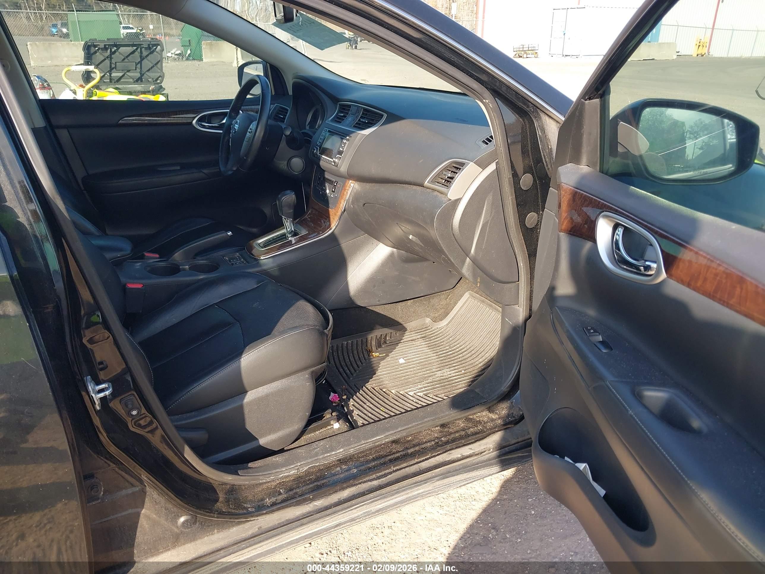 NISSAN SENTRA image 5