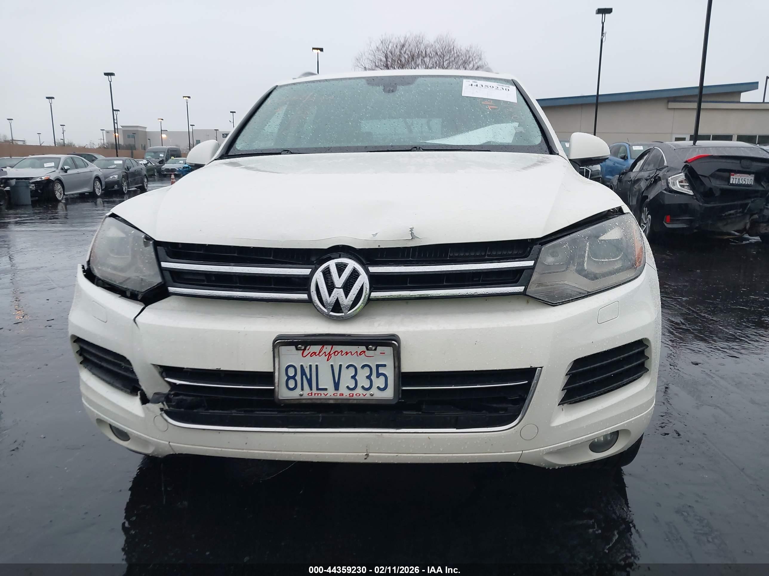 VOLKSWAGEN TOUAREG image 6
