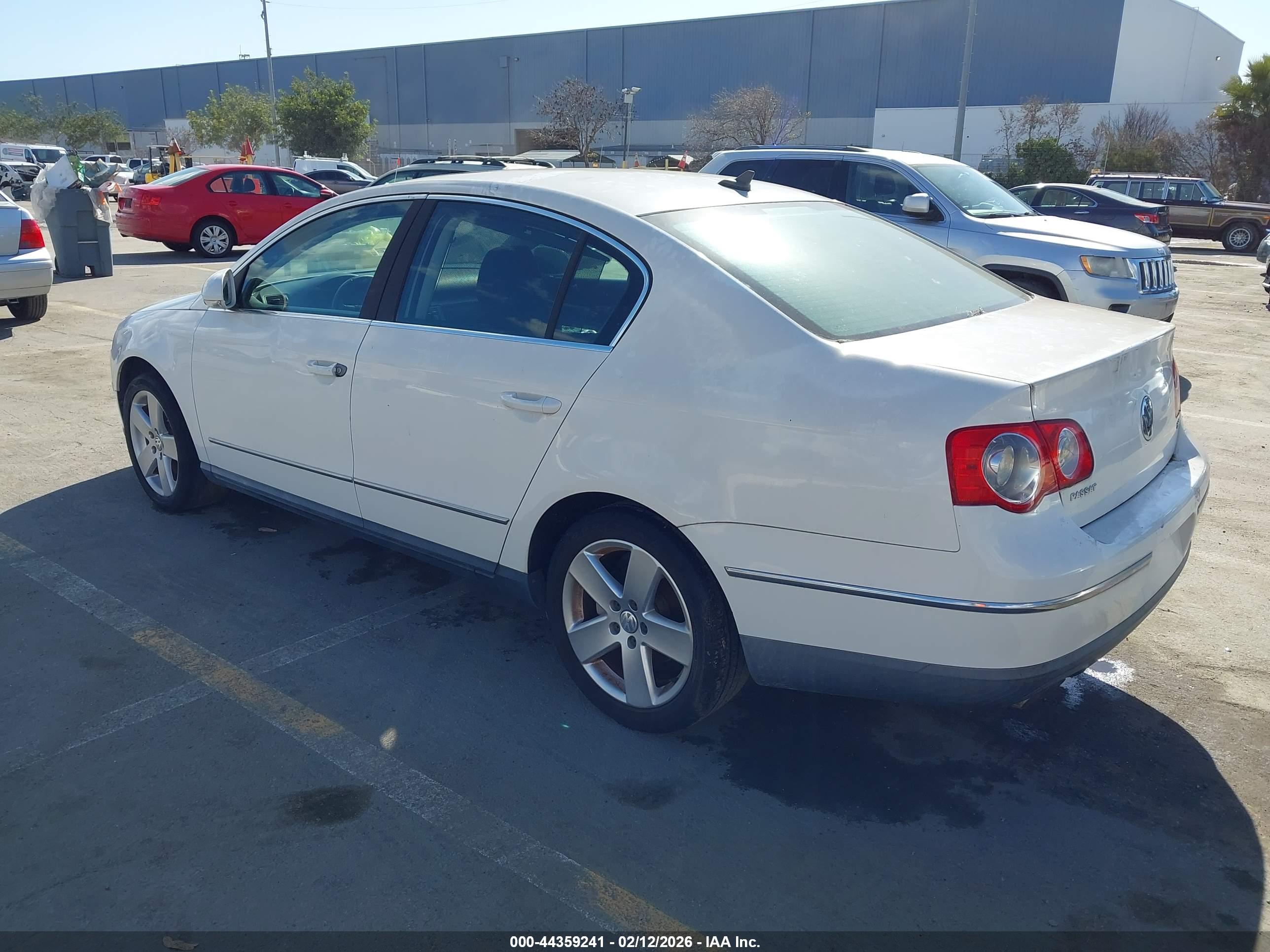VOLKSWAGEN PASSAT image 3