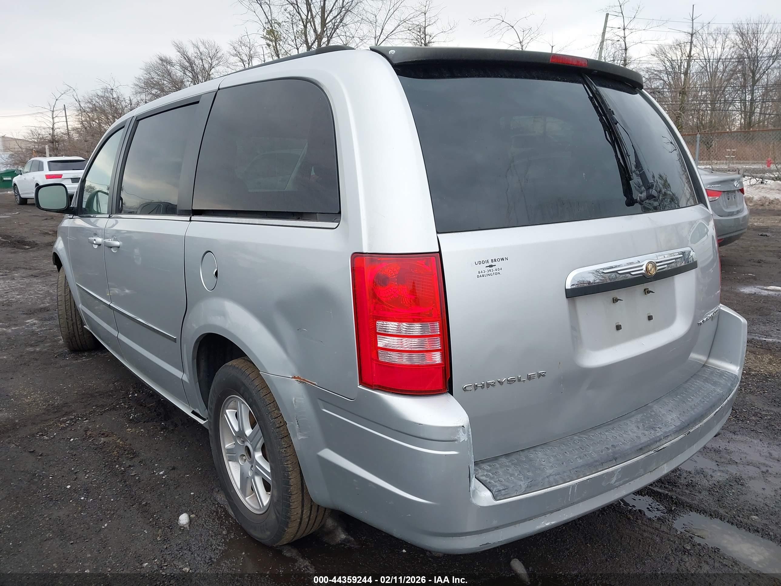 CHRYSLER TOWN image 3