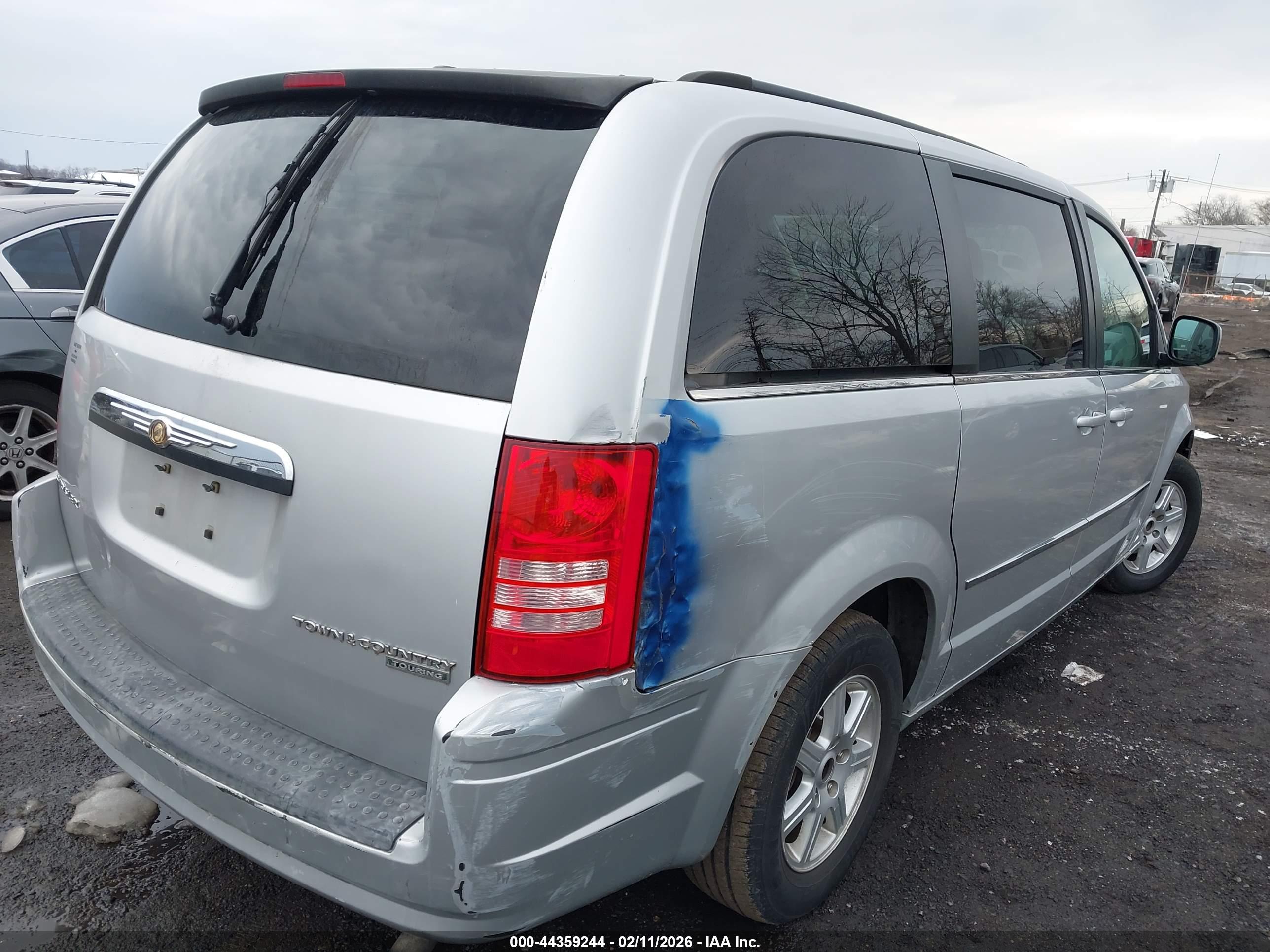 CHRYSLER TOWN image 4