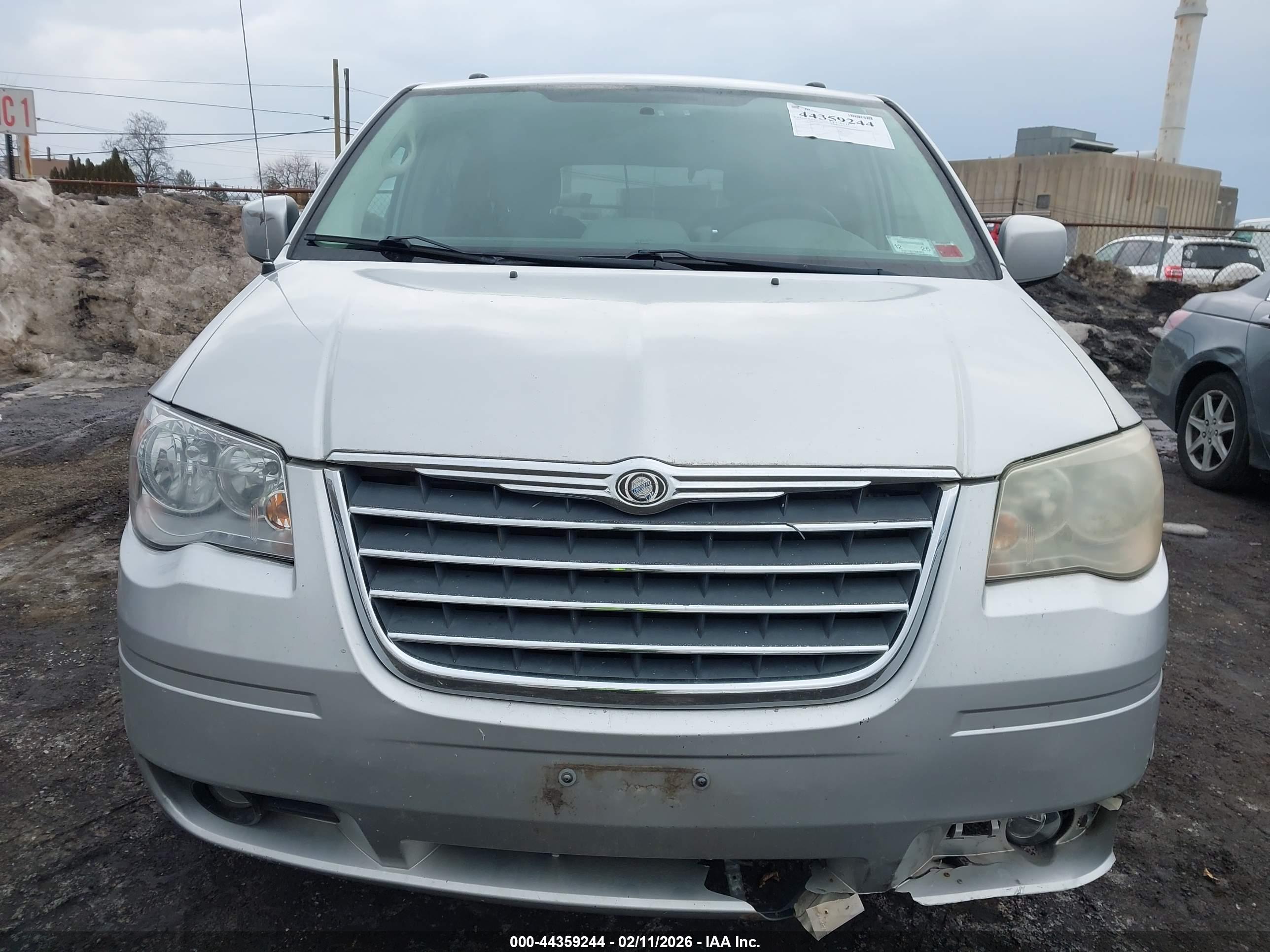 CHRYSLER TOWN image 6