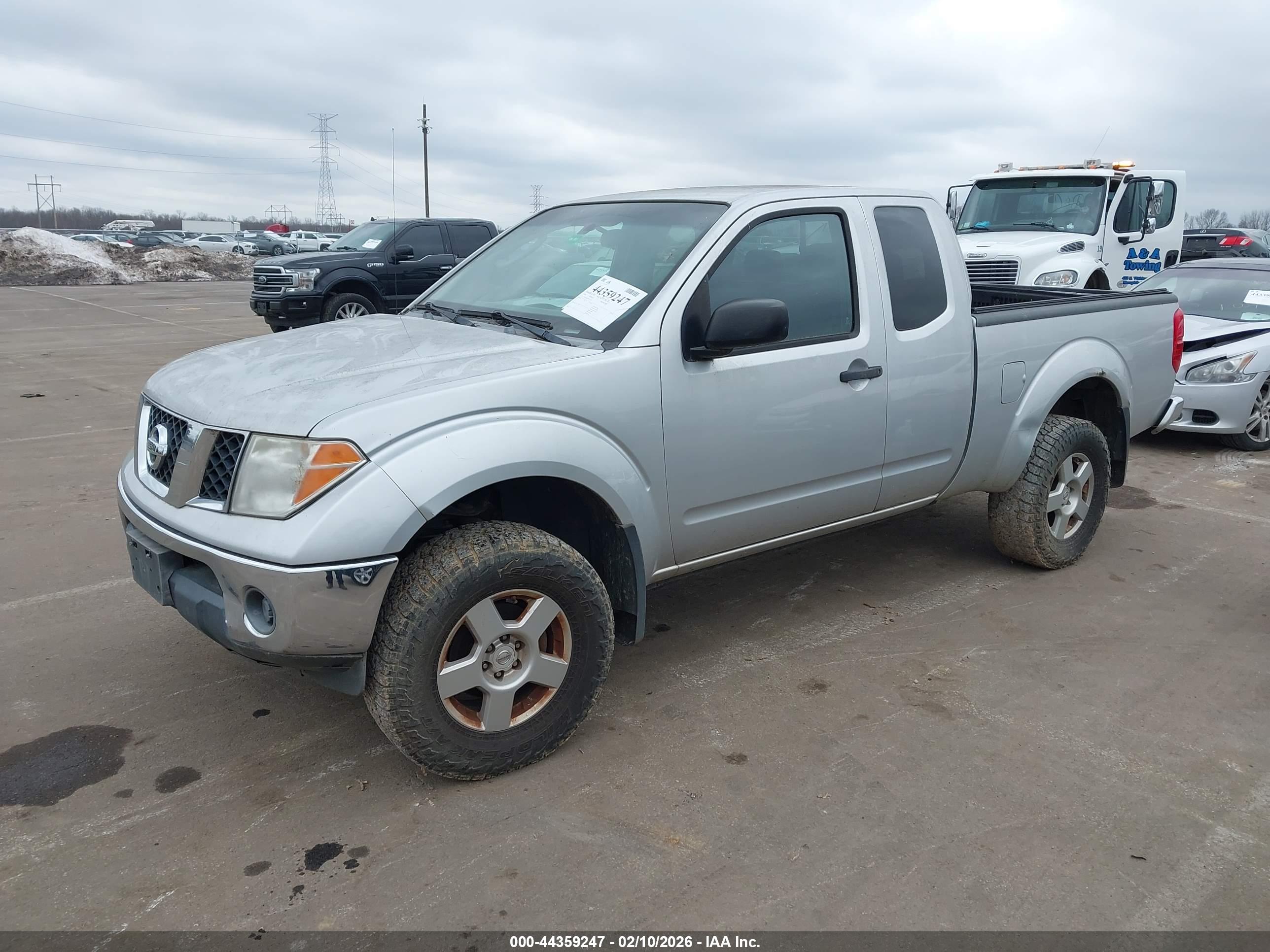 NISSAN FRONTIER image 2