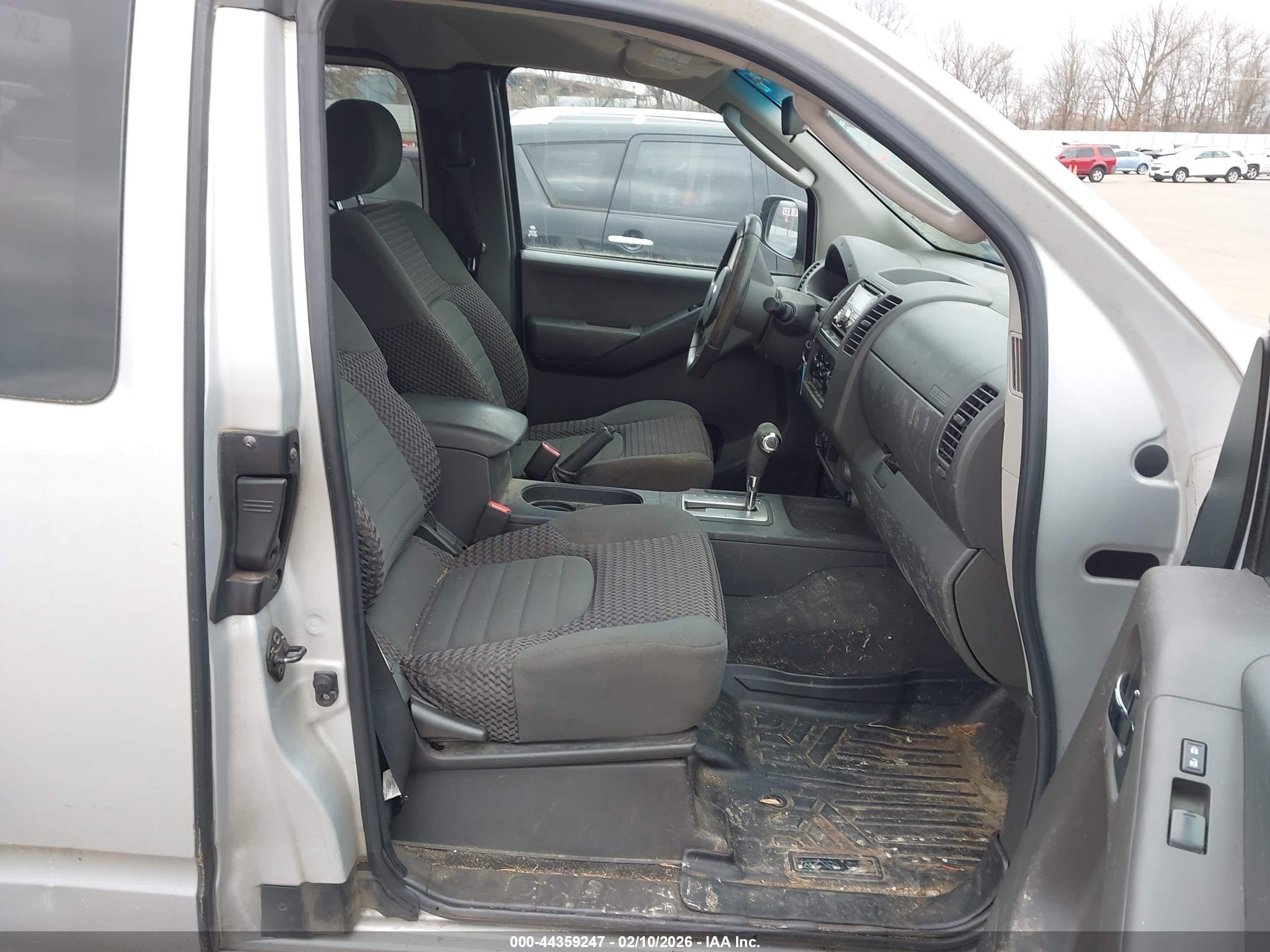 NISSAN FRONTIER image 5