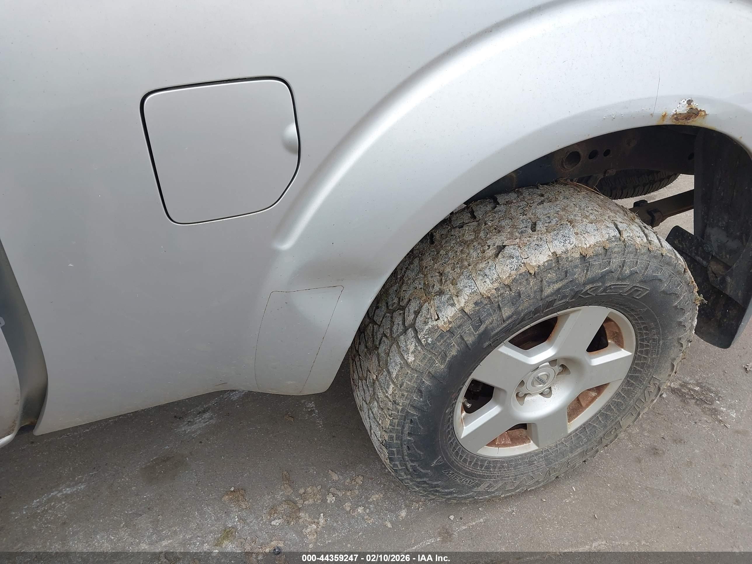 NISSAN FRONTIER image 6