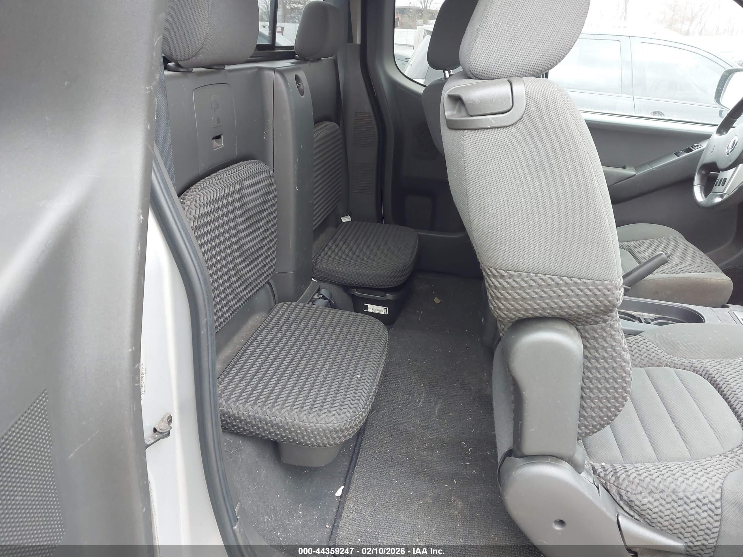 NISSAN FRONTIER image 8