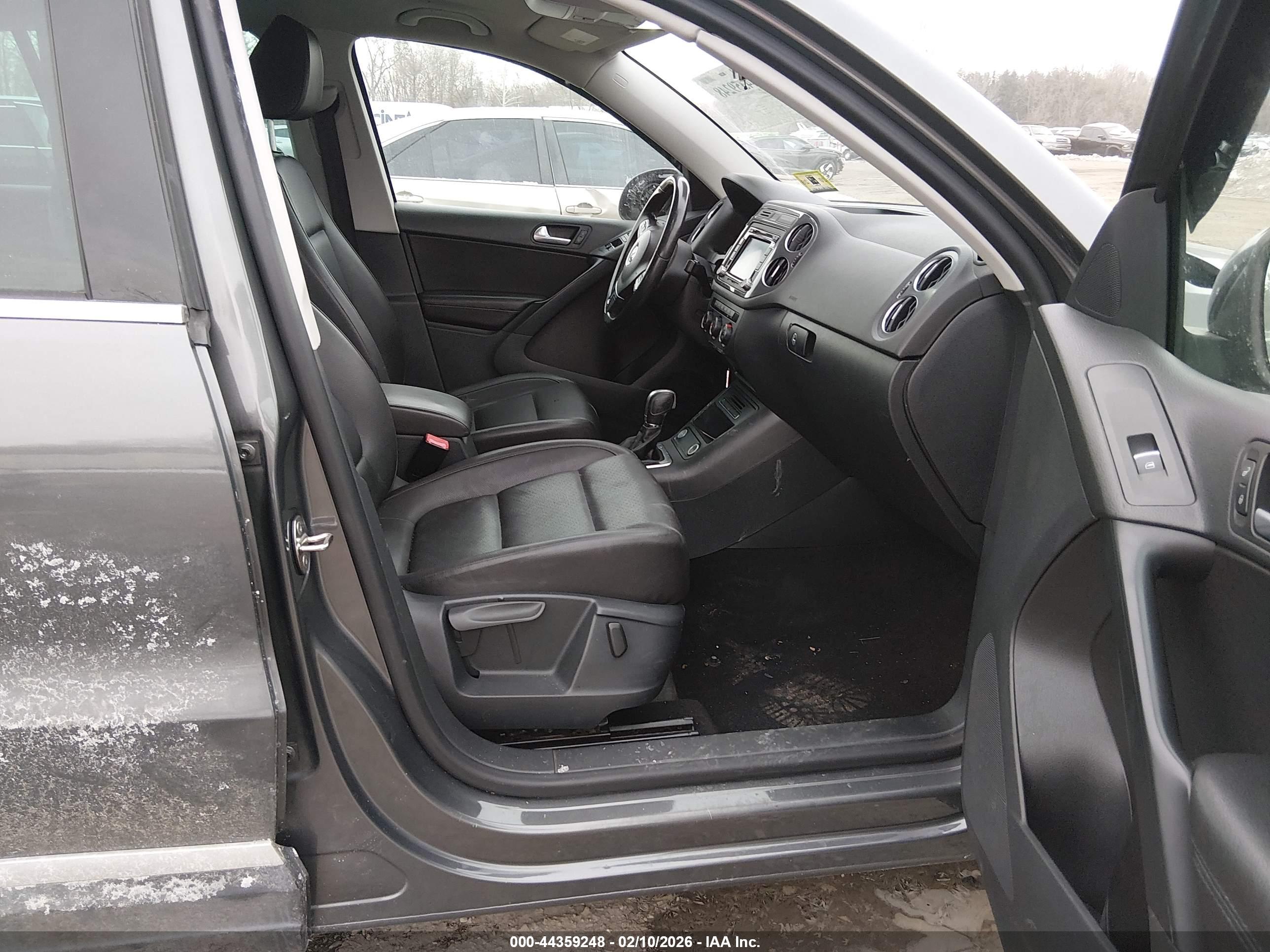 VOLKSWAGEN TIGUAN image 5