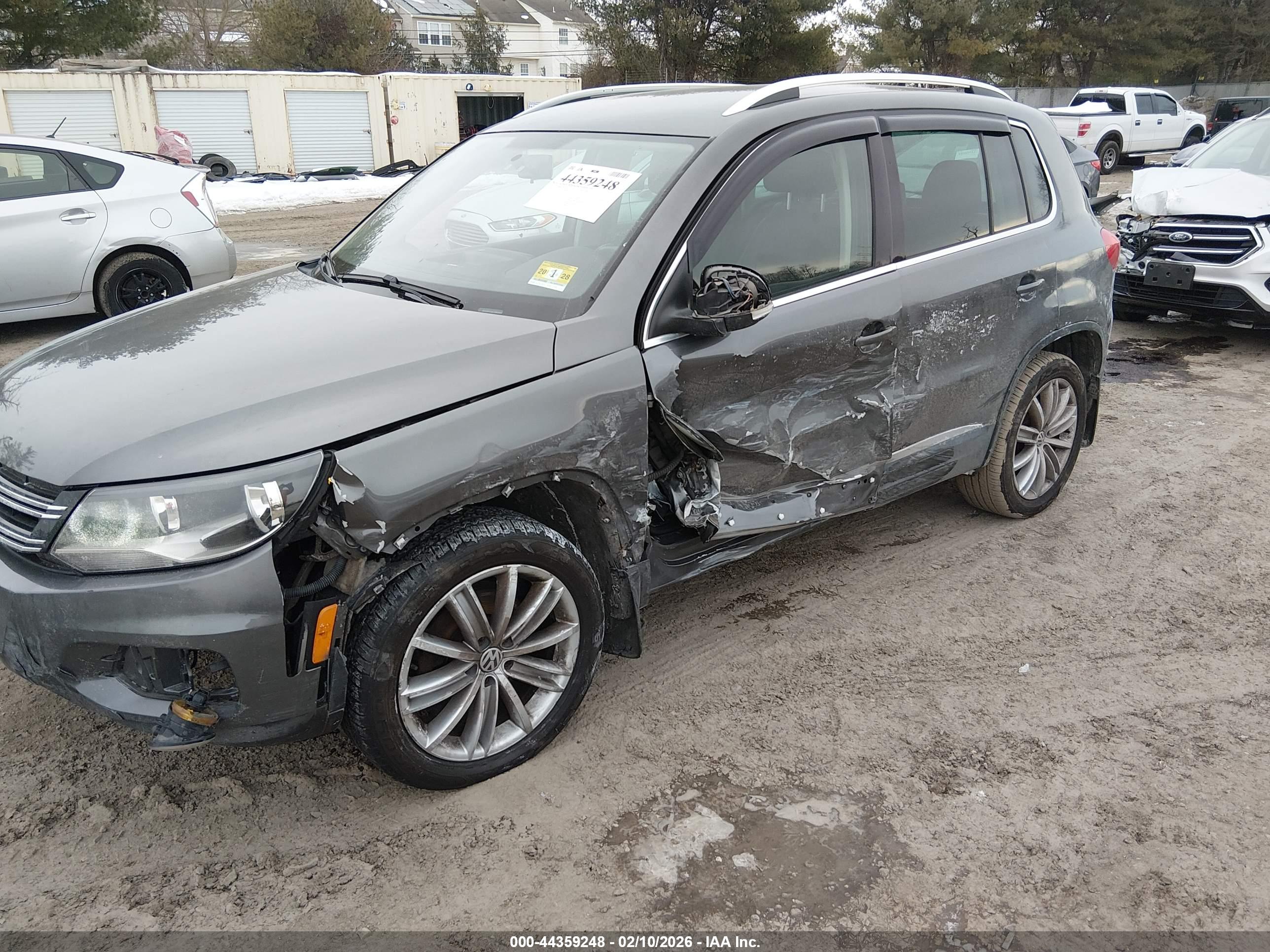 VOLKSWAGEN TIGUAN image 6