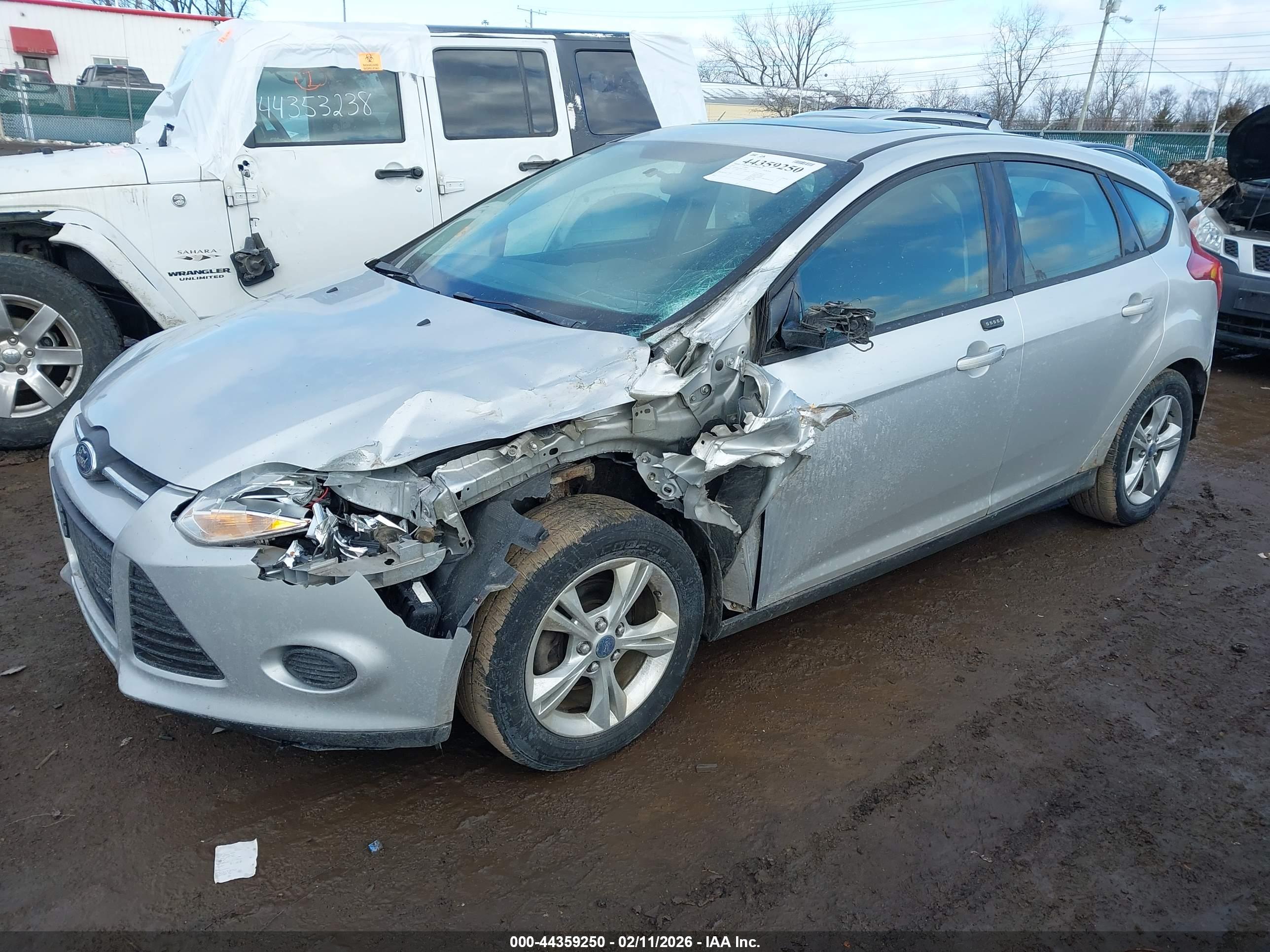 FORD FOCUS image 2