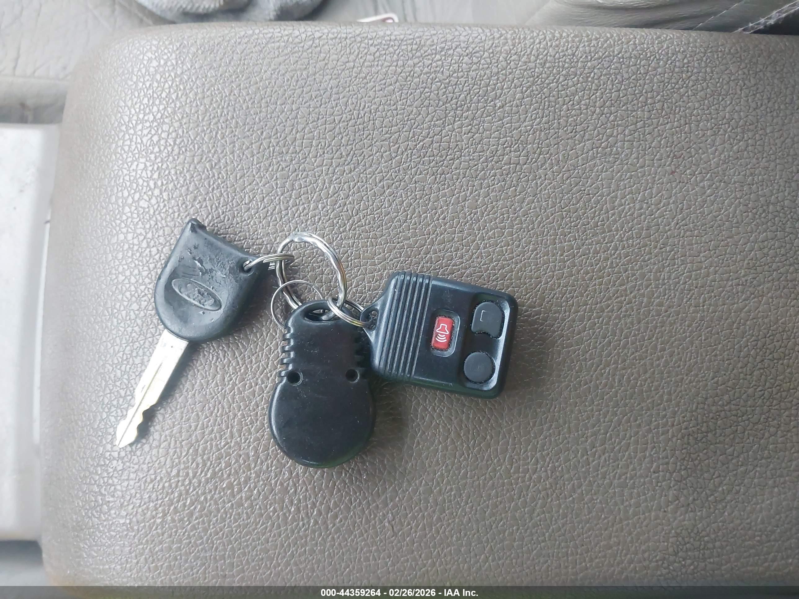 FORD EXPLORER image 11