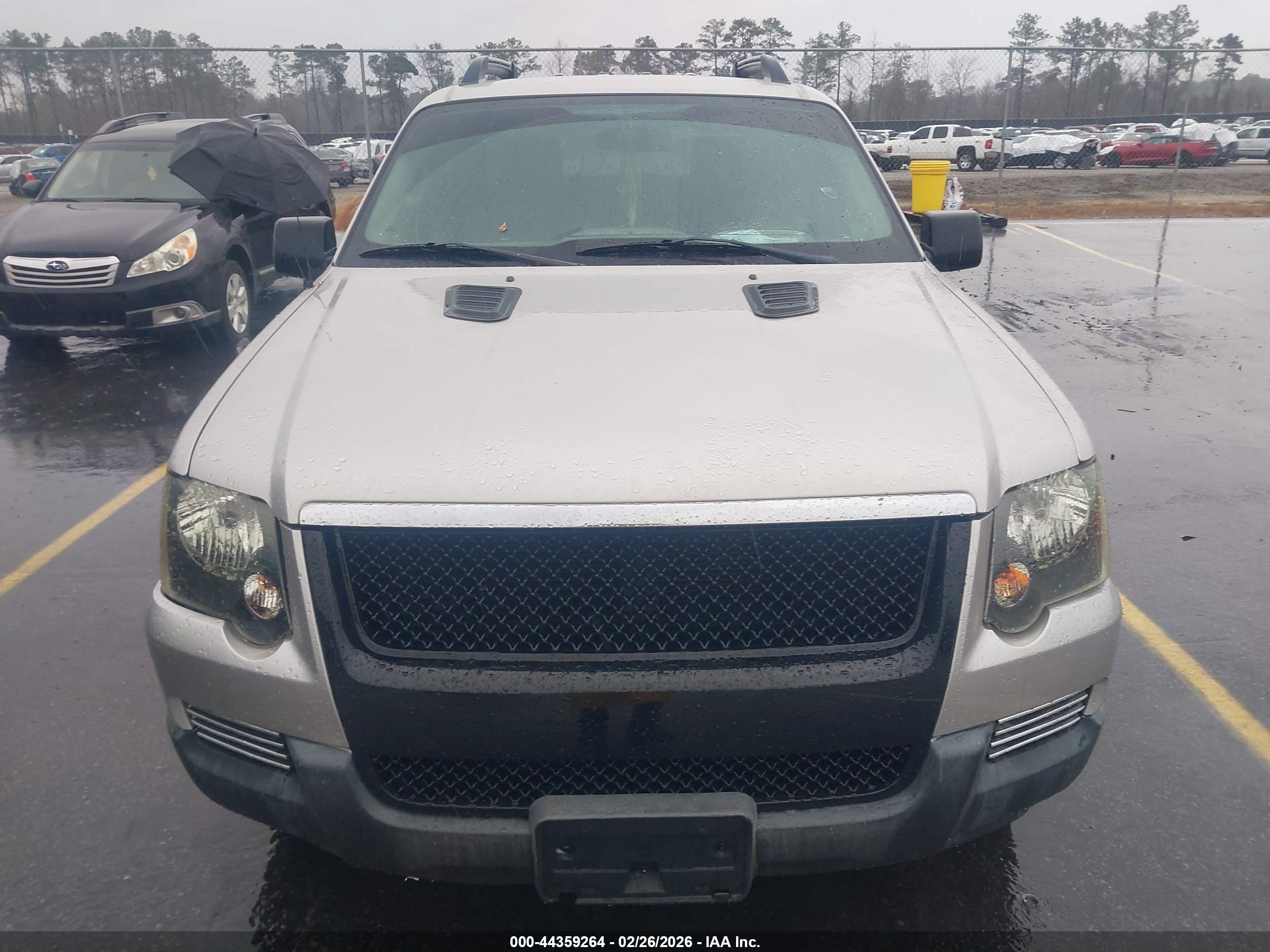 FORD EXPLORER image 6