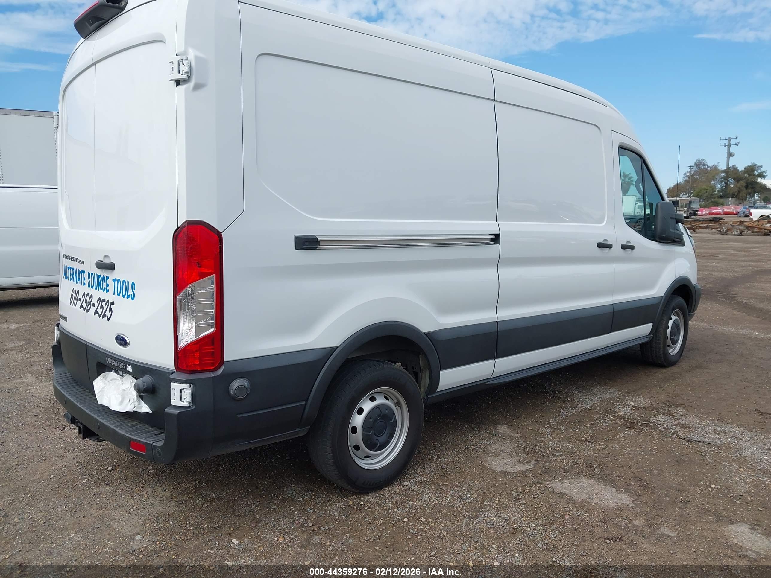 FORD TRANSIT-250 image 4