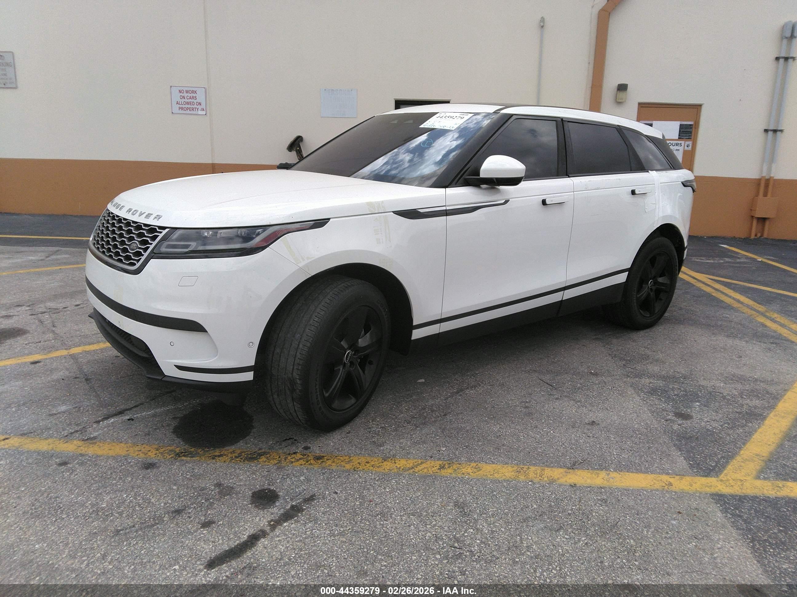 LAND ROVER image 2