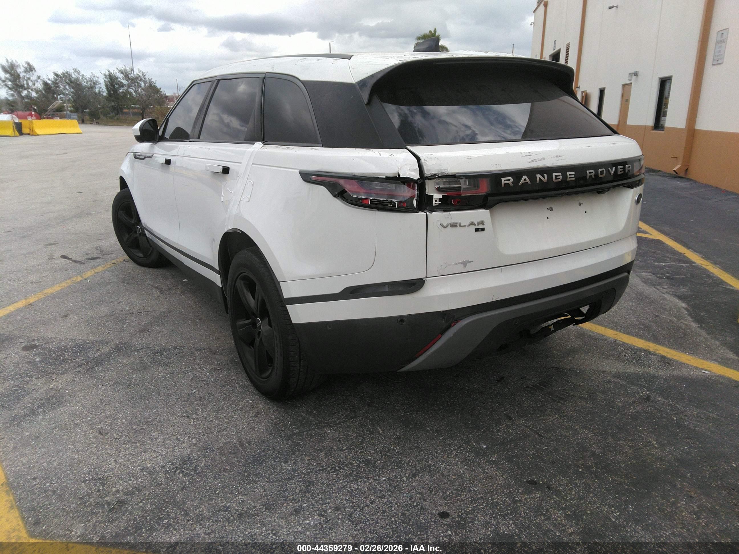 LAND ROVER image 3