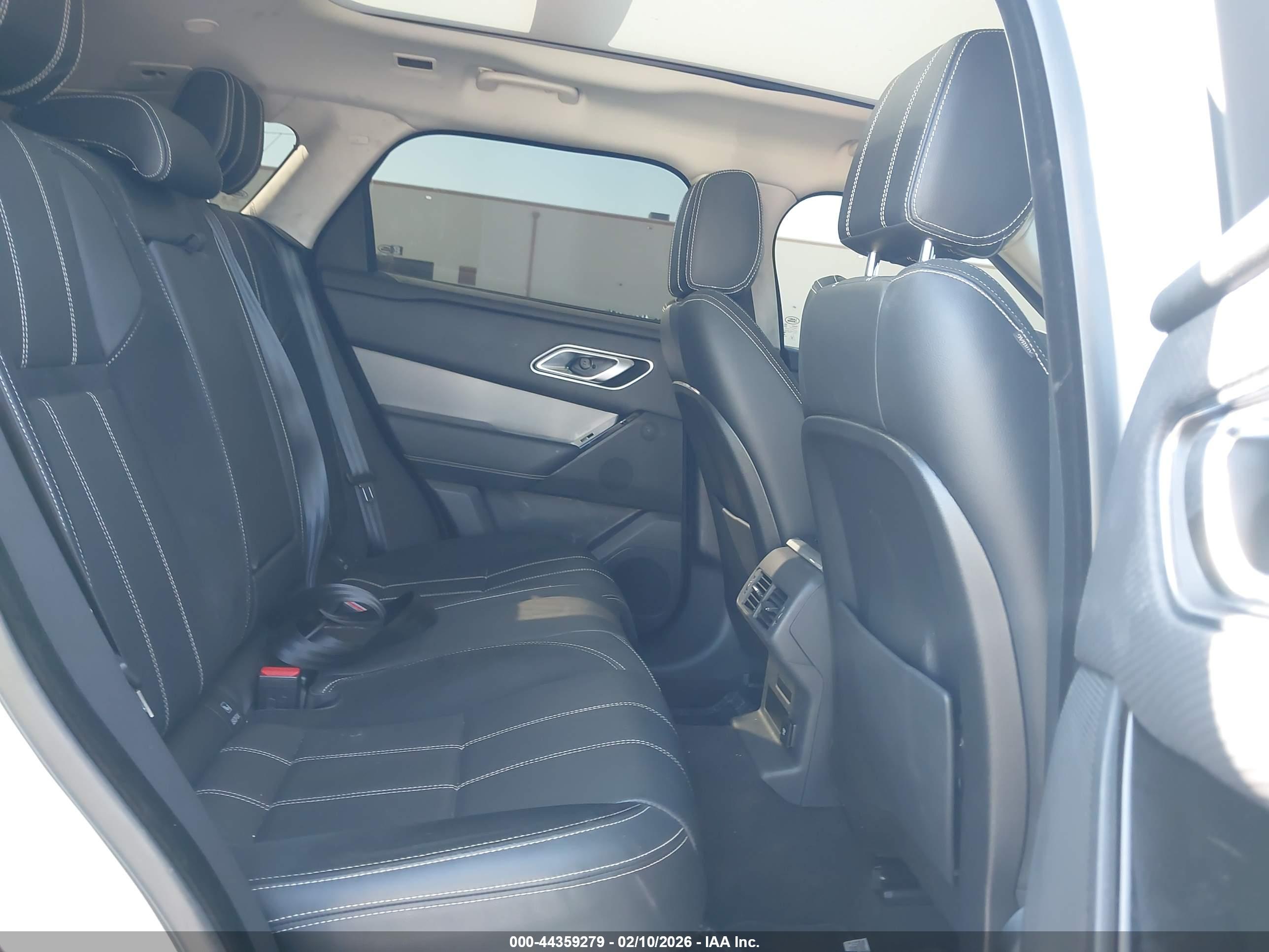 LAND ROVER image 8