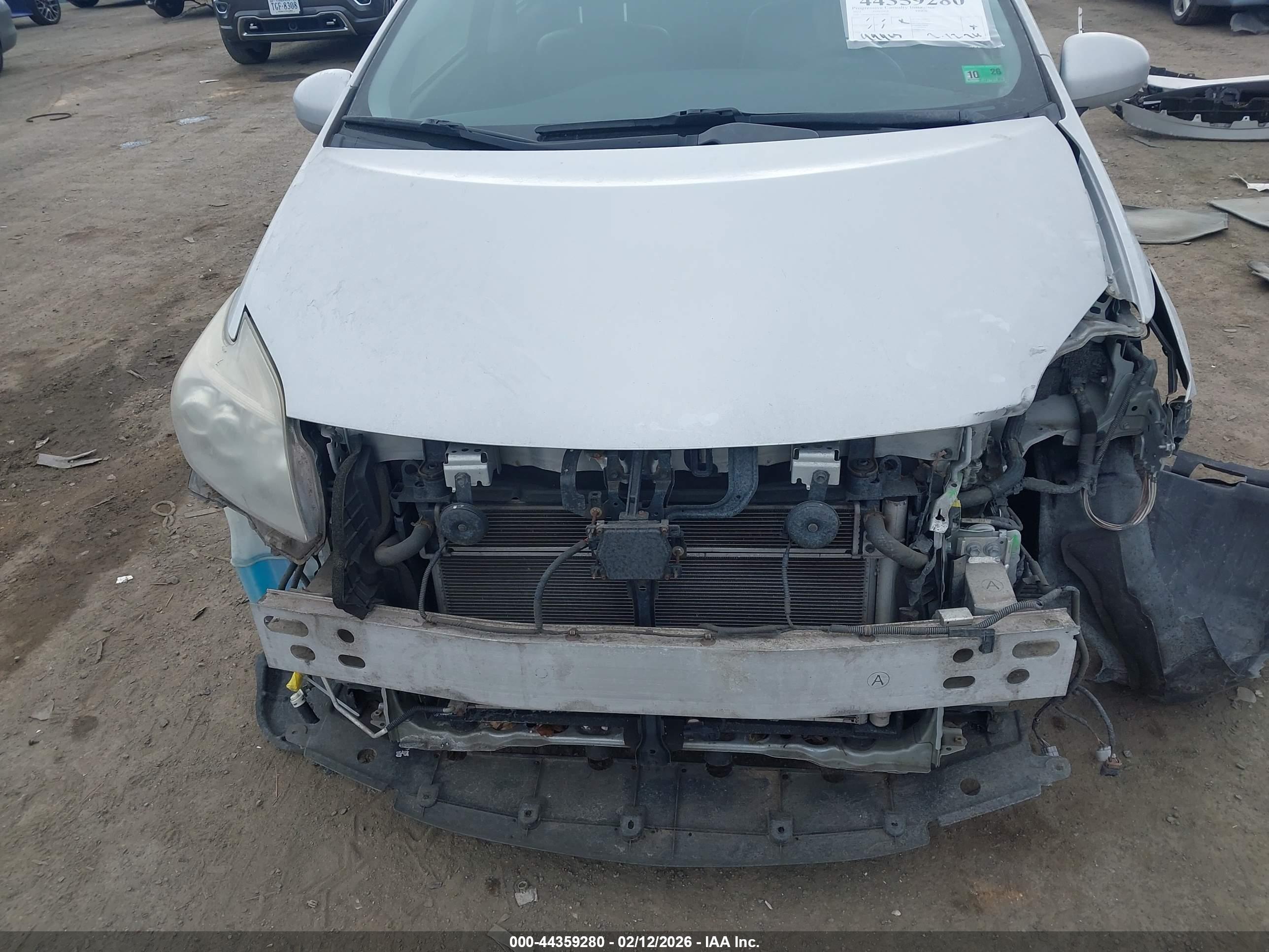 TOYOTA PRIUS image 6