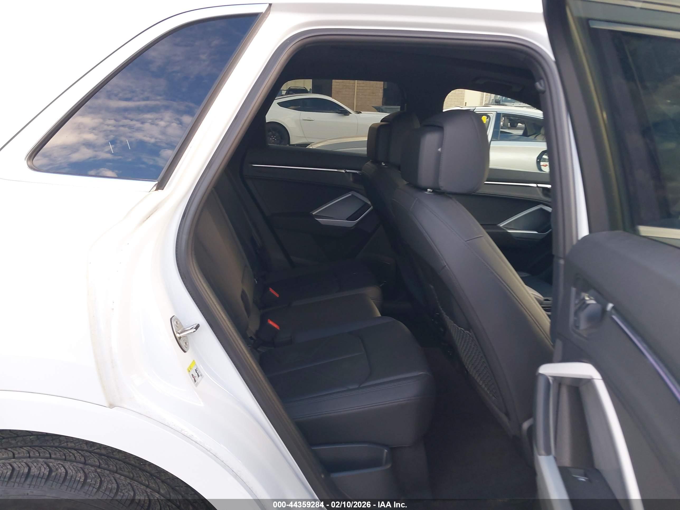 AUDI Q3 image 8