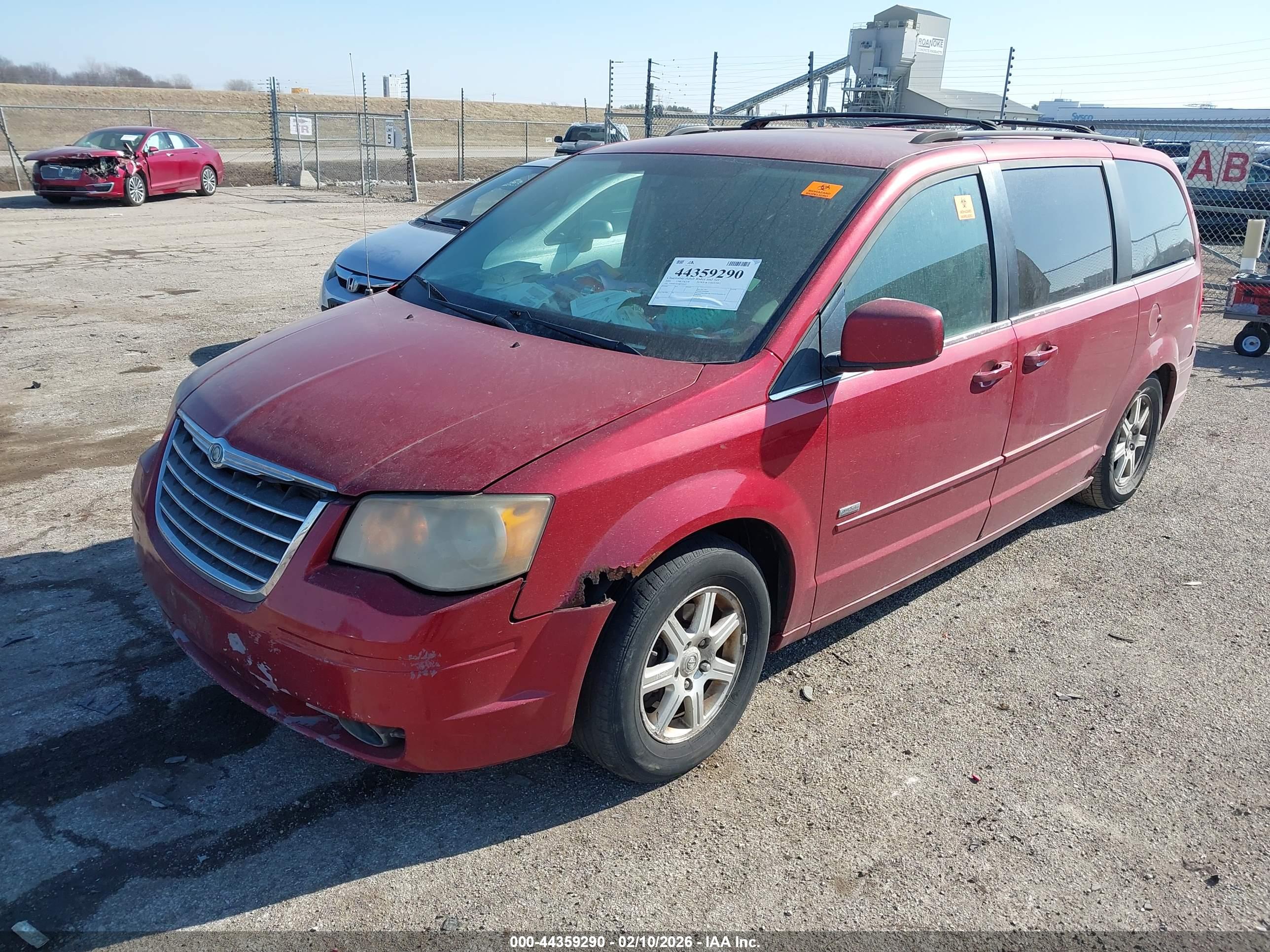 CHRYSLER TOWN image 2