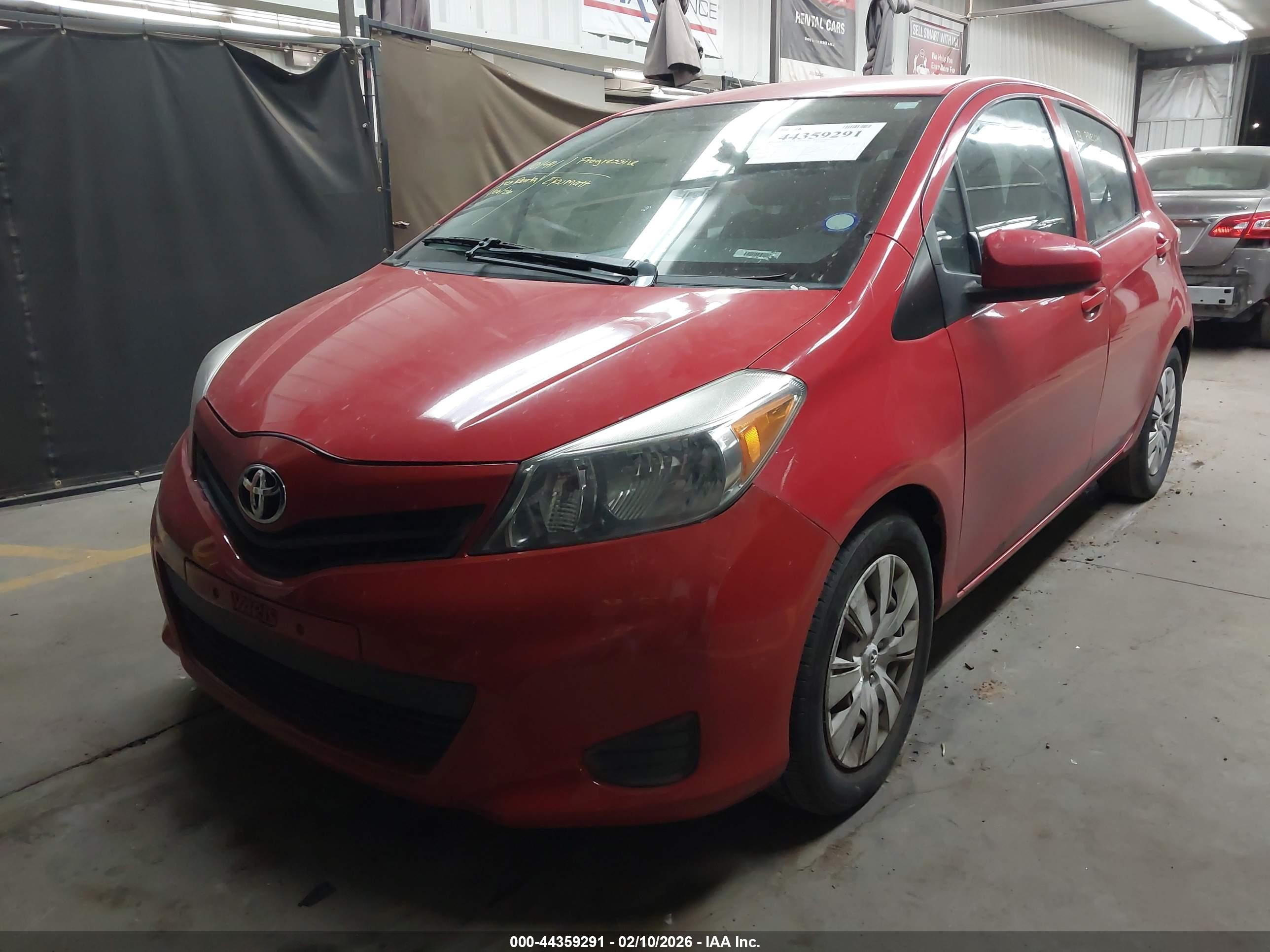 TOYOTA YARIS image 2