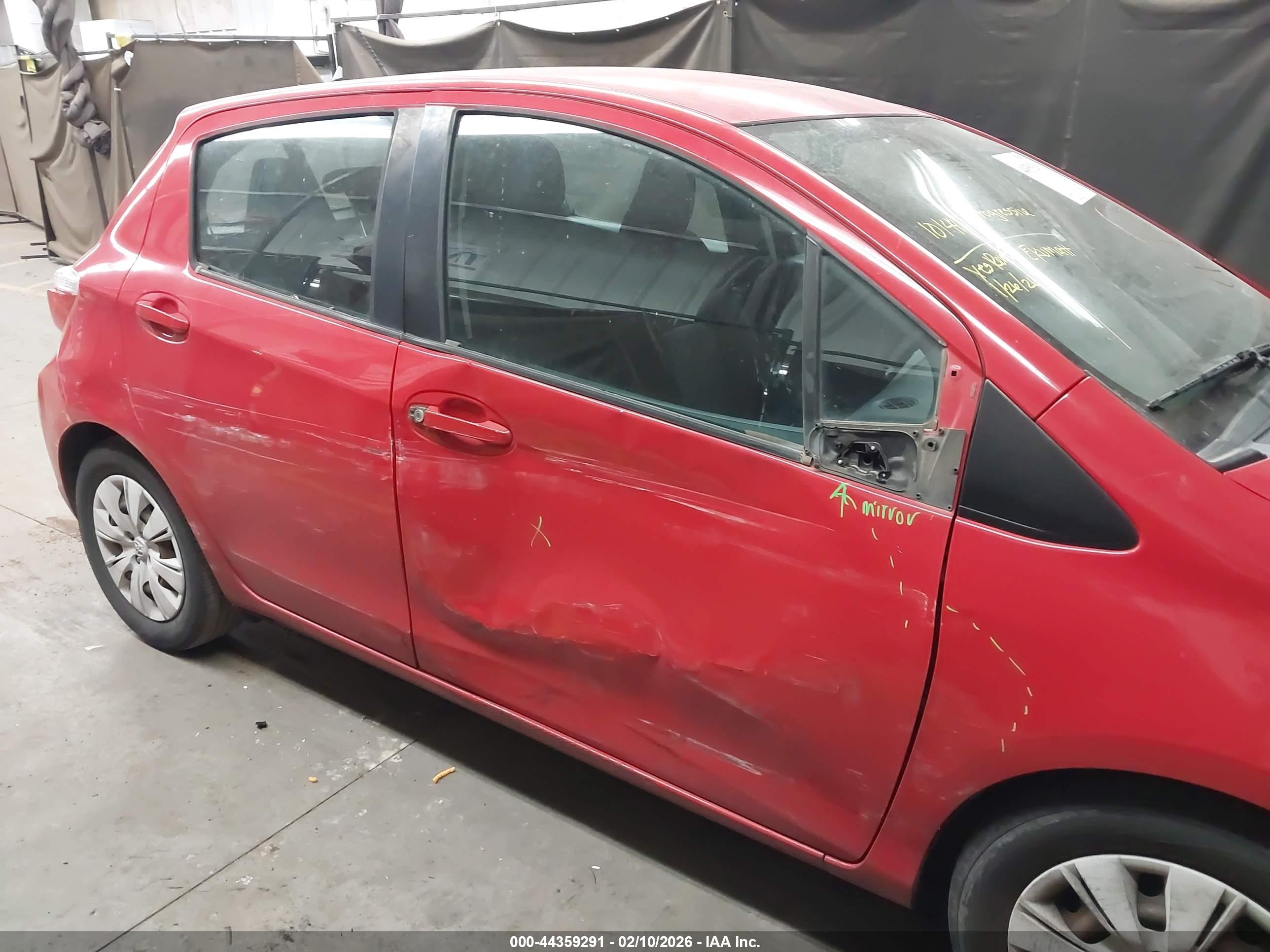 TOYOTA YARIS image 6