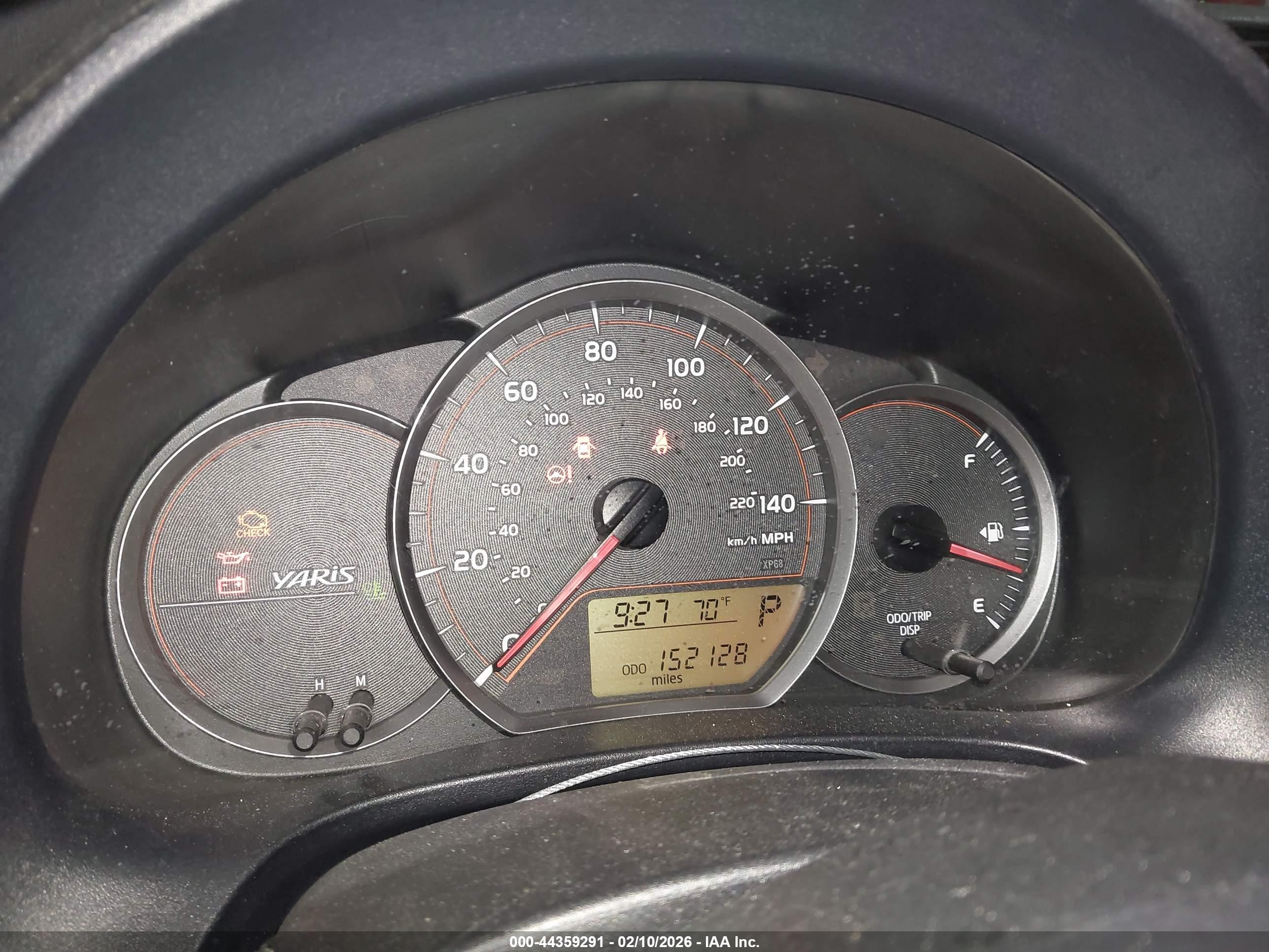 TOYOTA YARIS image 7