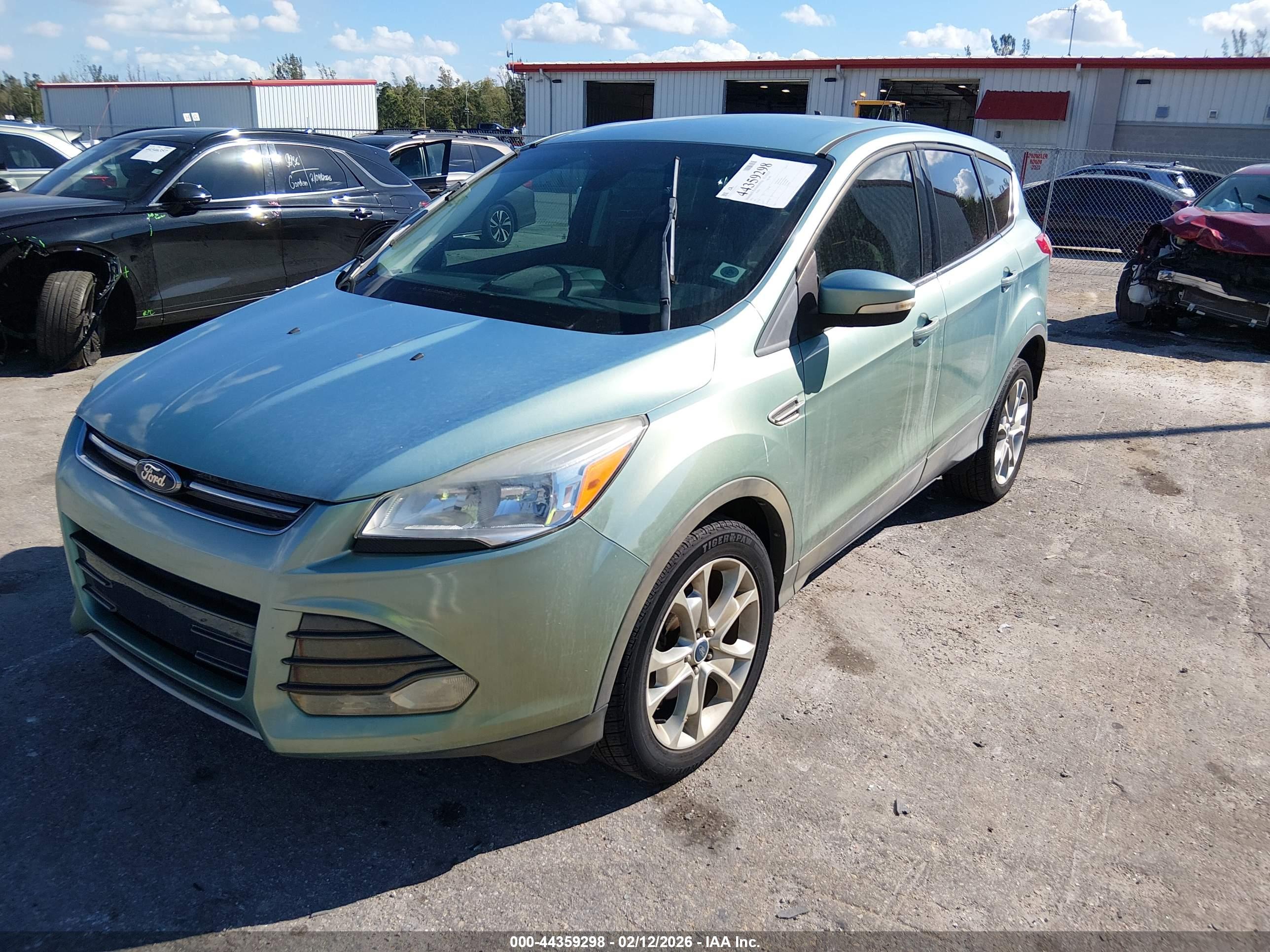 FORD ESCAPE image 2