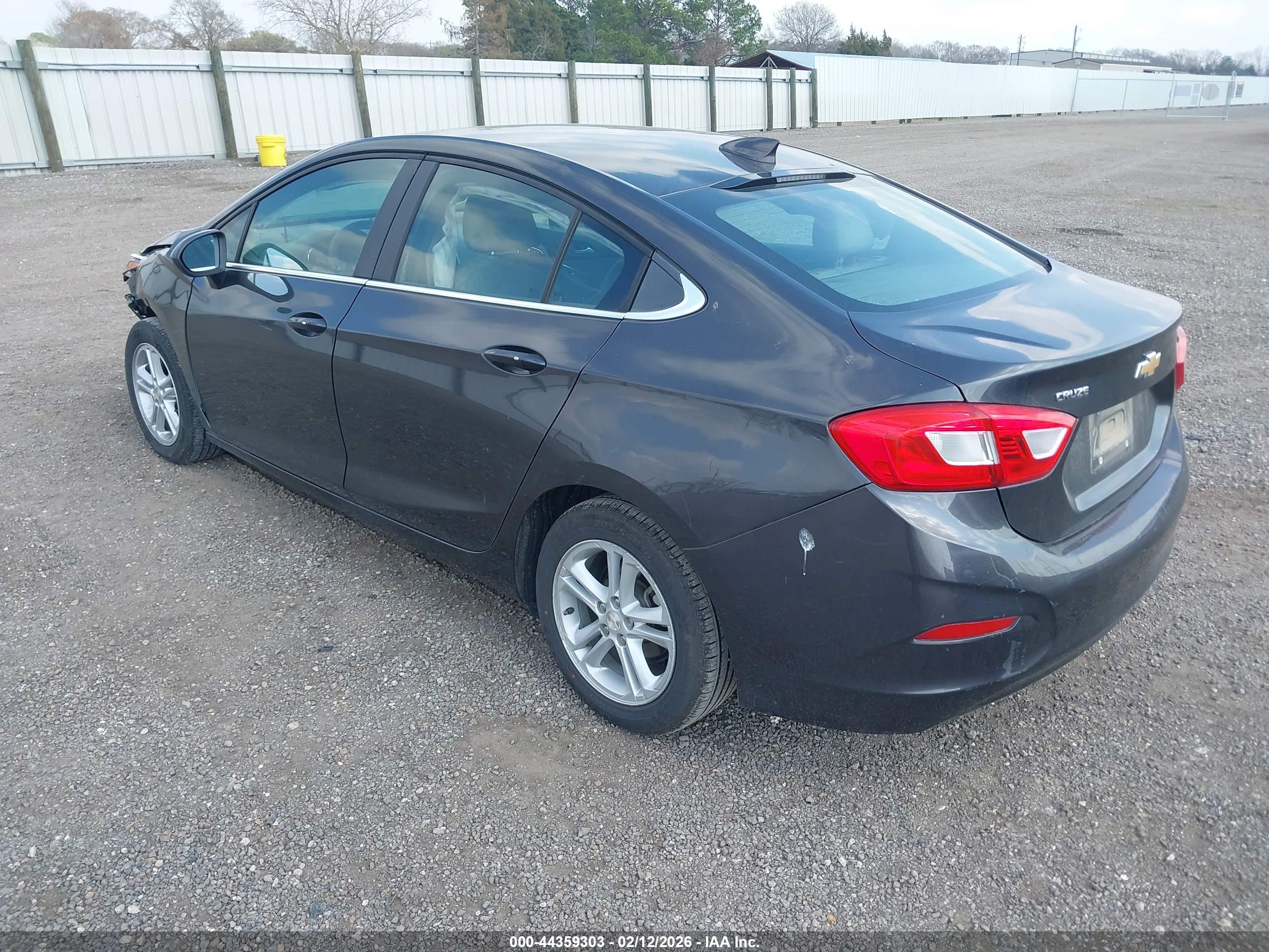 CHEVROLET CRUZE image 3