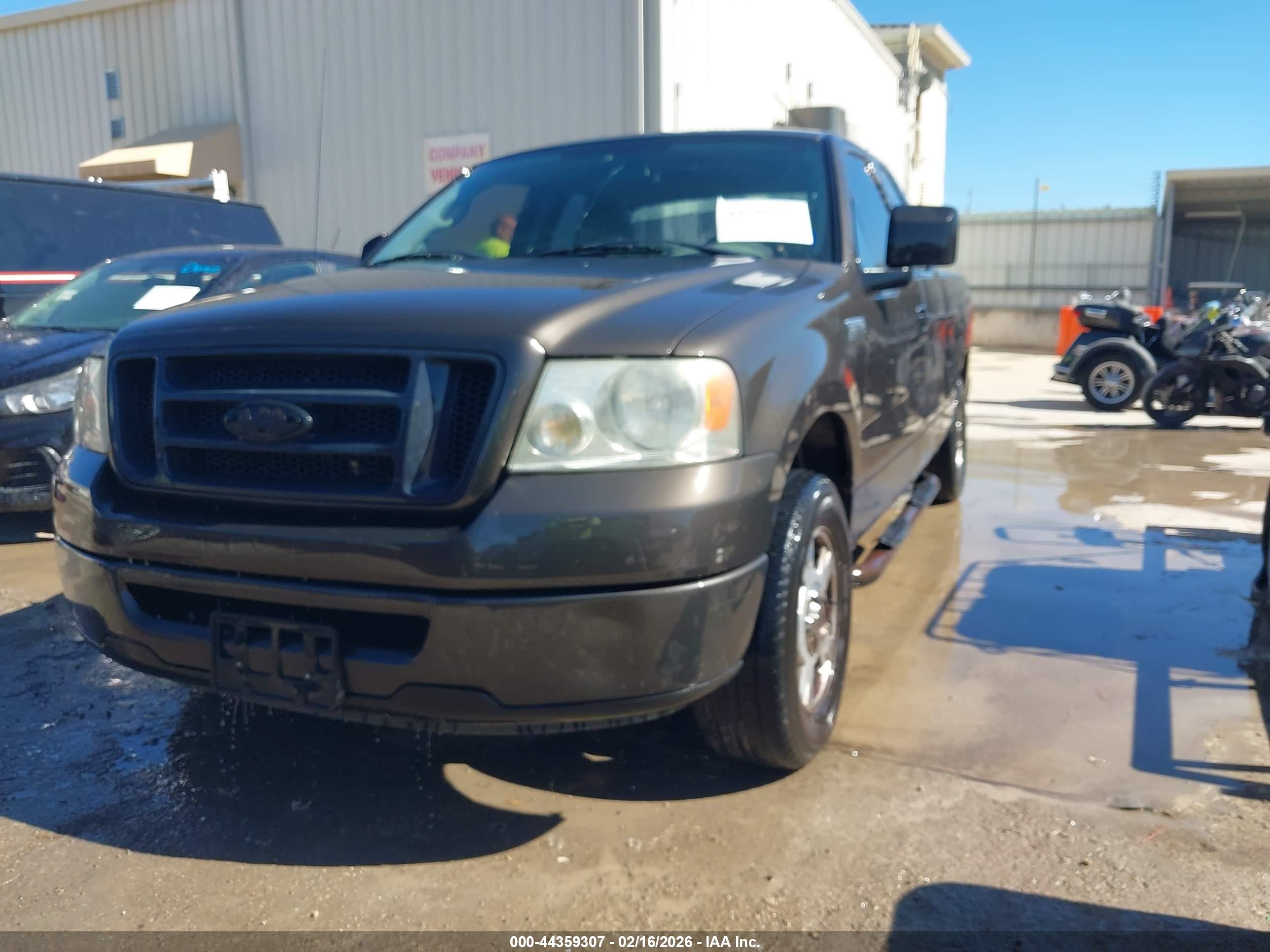 FORD F-150 image 2