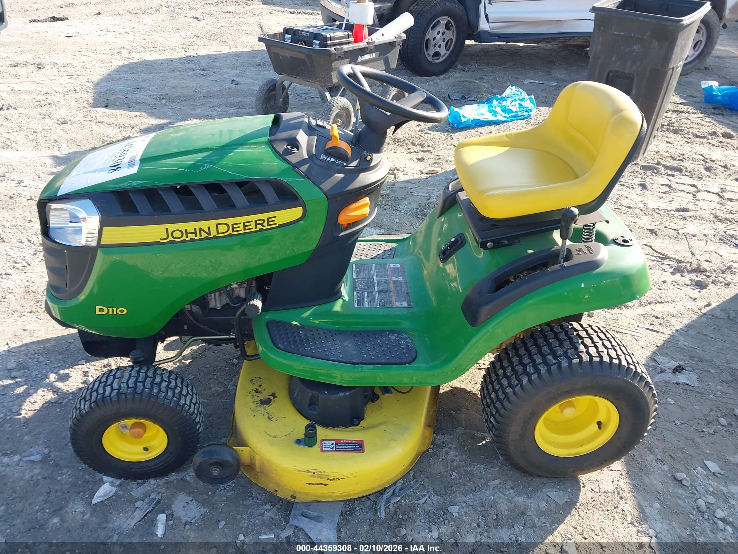 JOHN DEERE image 6
