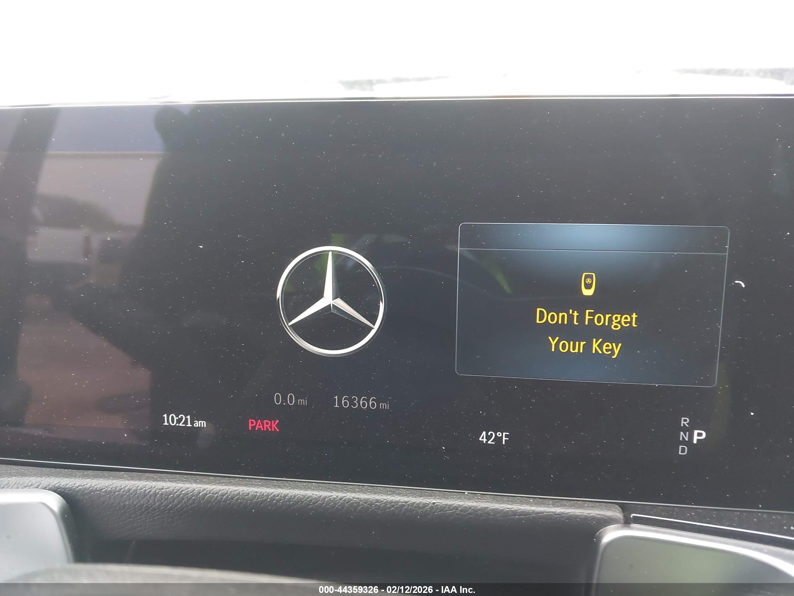 MERCEDES-BENZ GLB image 7