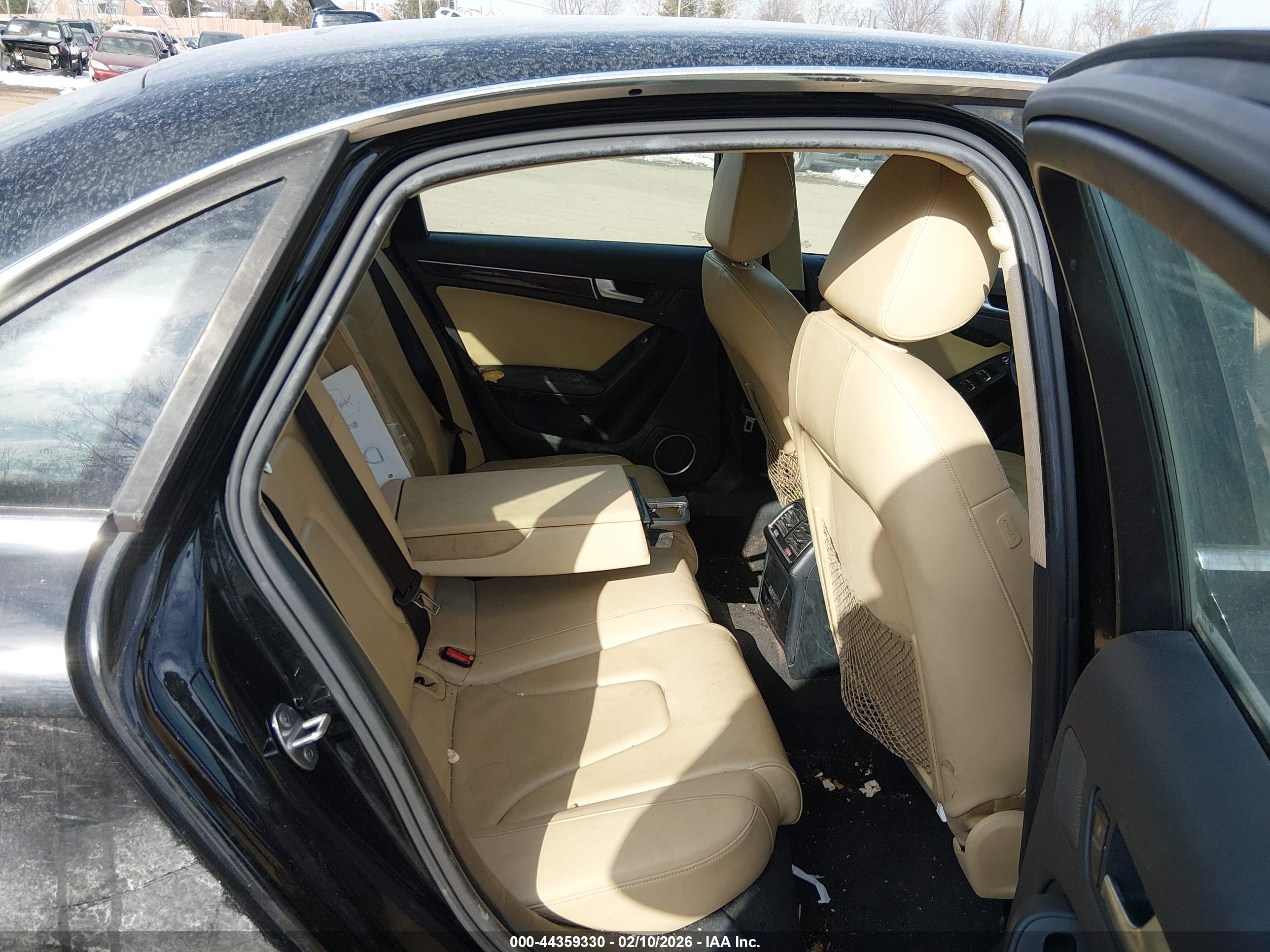 AUDI A4 image 8