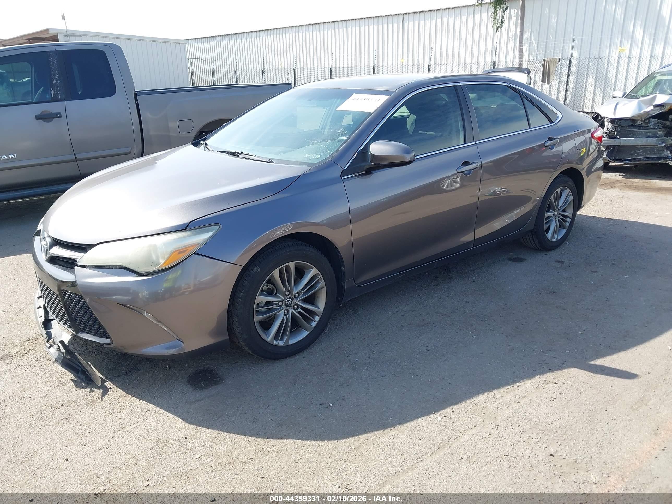 TOYOTA CAMRY image 2