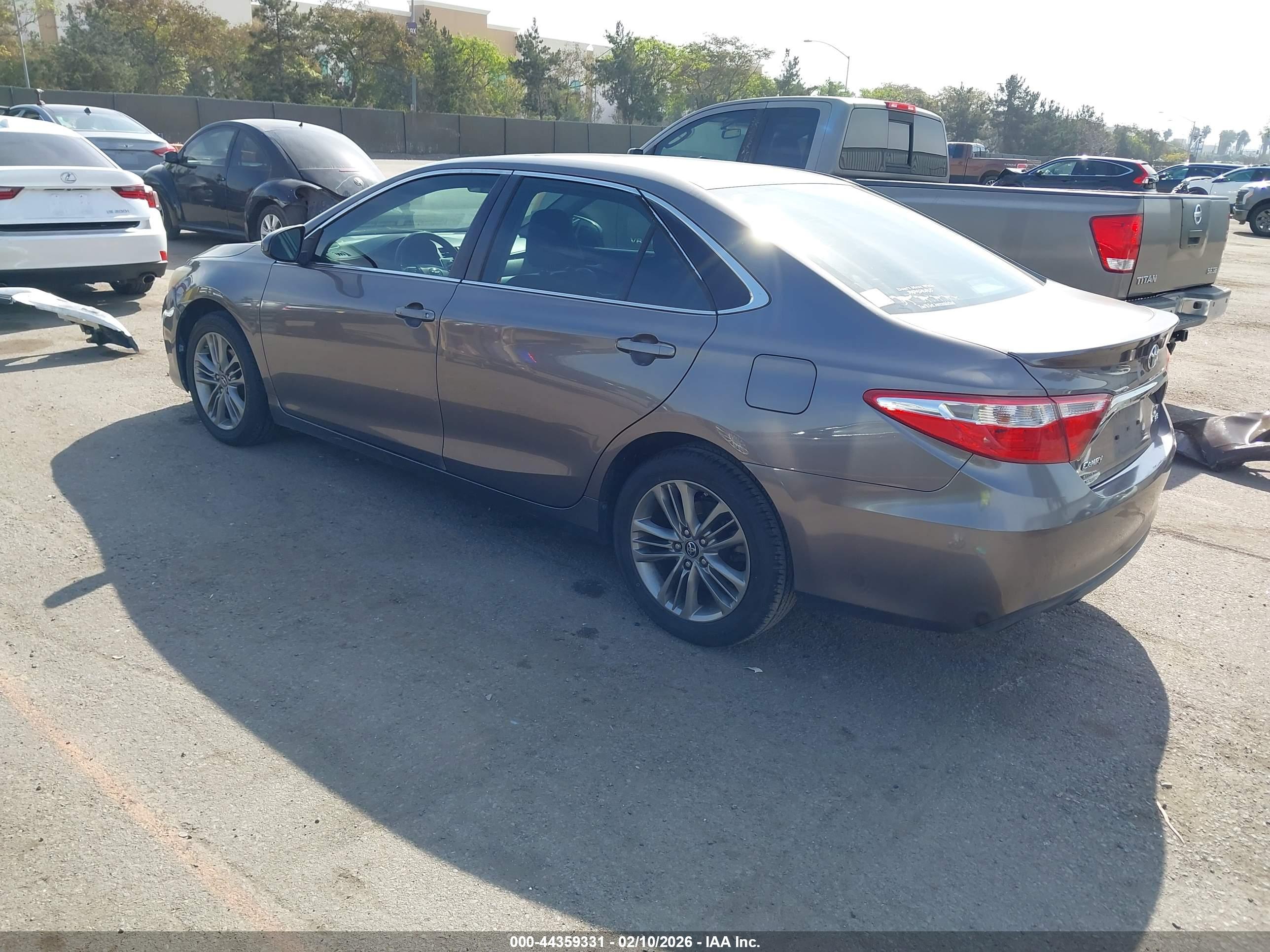 TOYOTA CAMRY image 3
