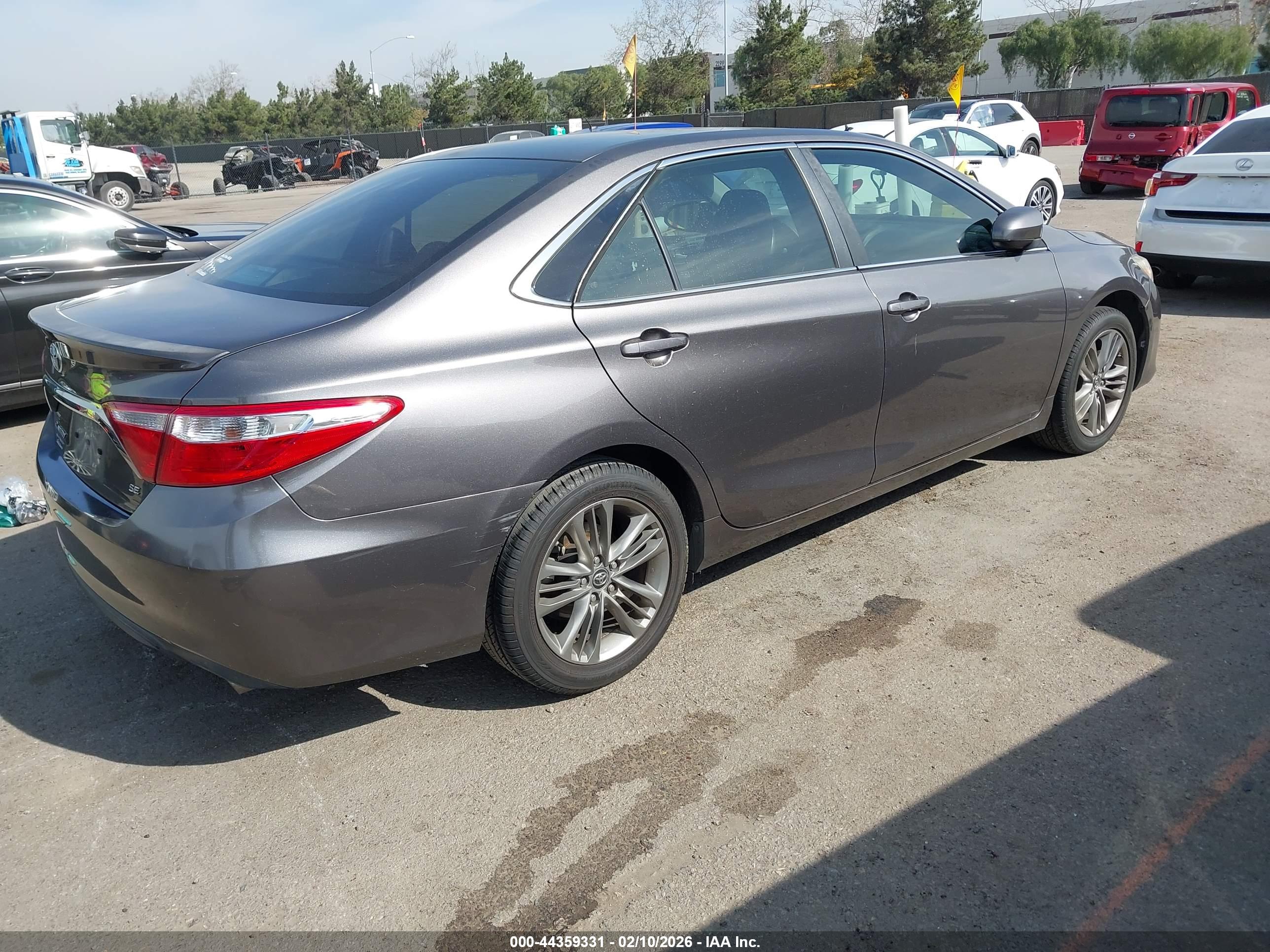 TOYOTA CAMRY image 4