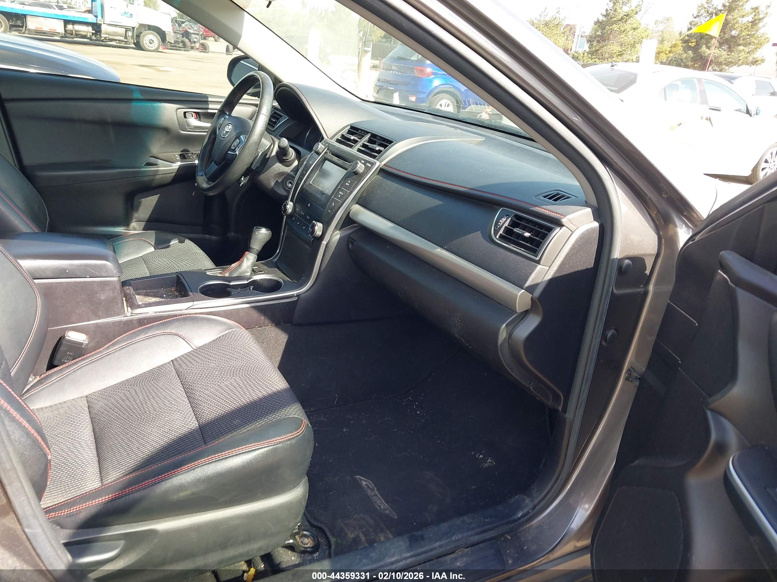 TOYOTA CAMRY image 5