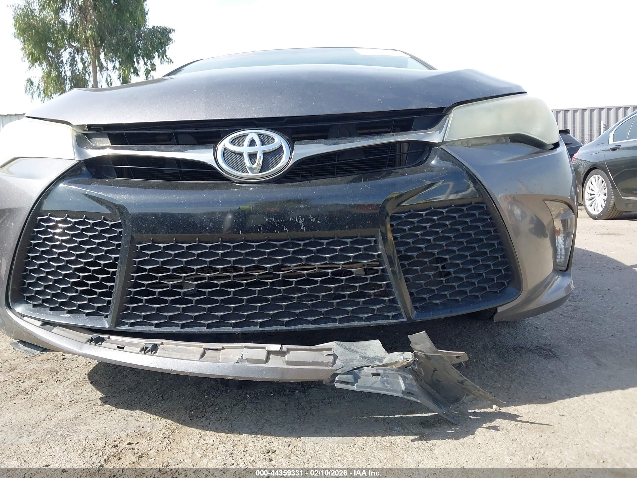 TOYOTA CAMRY image 6