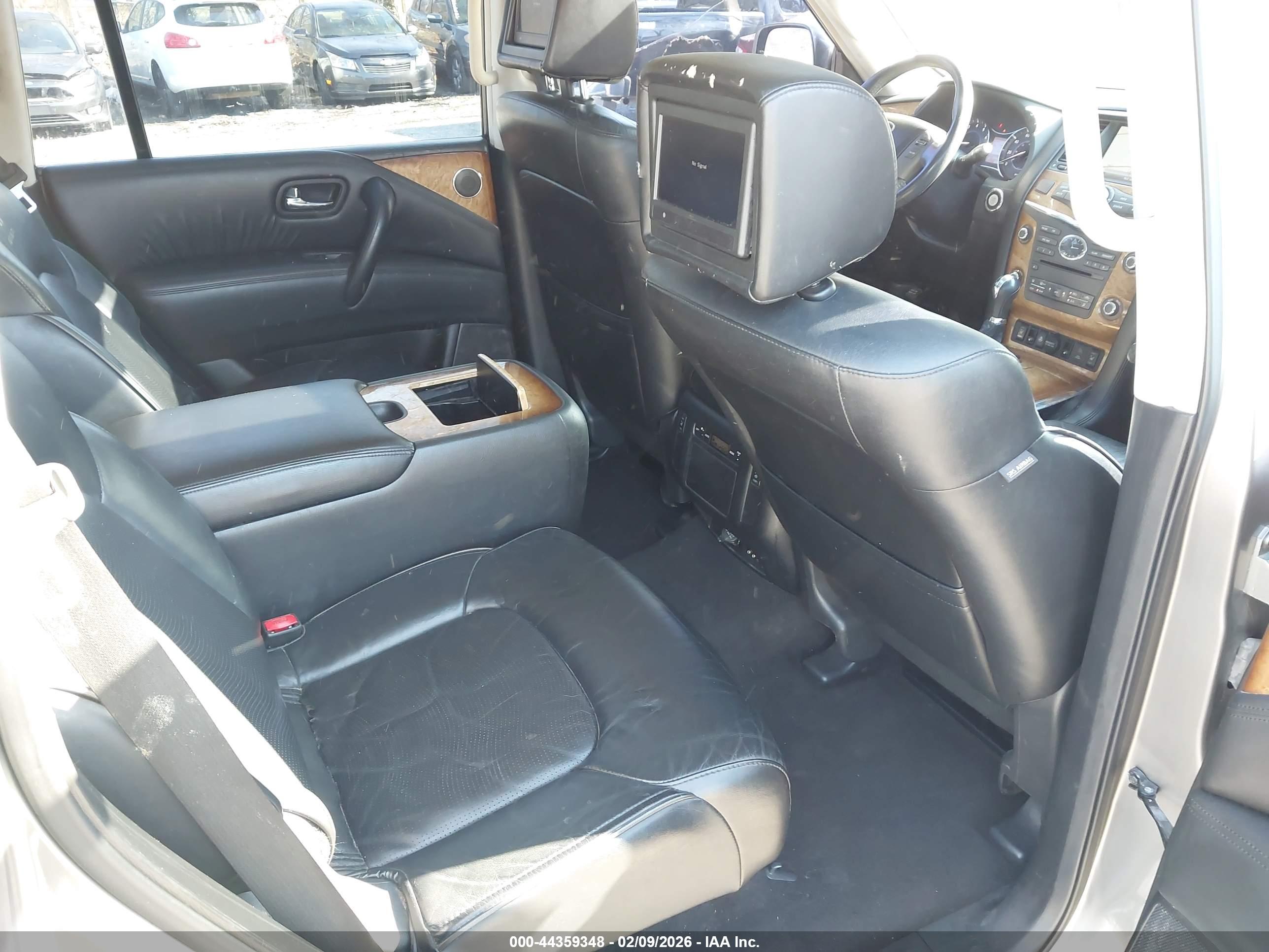 INFINITI QX80 image 8