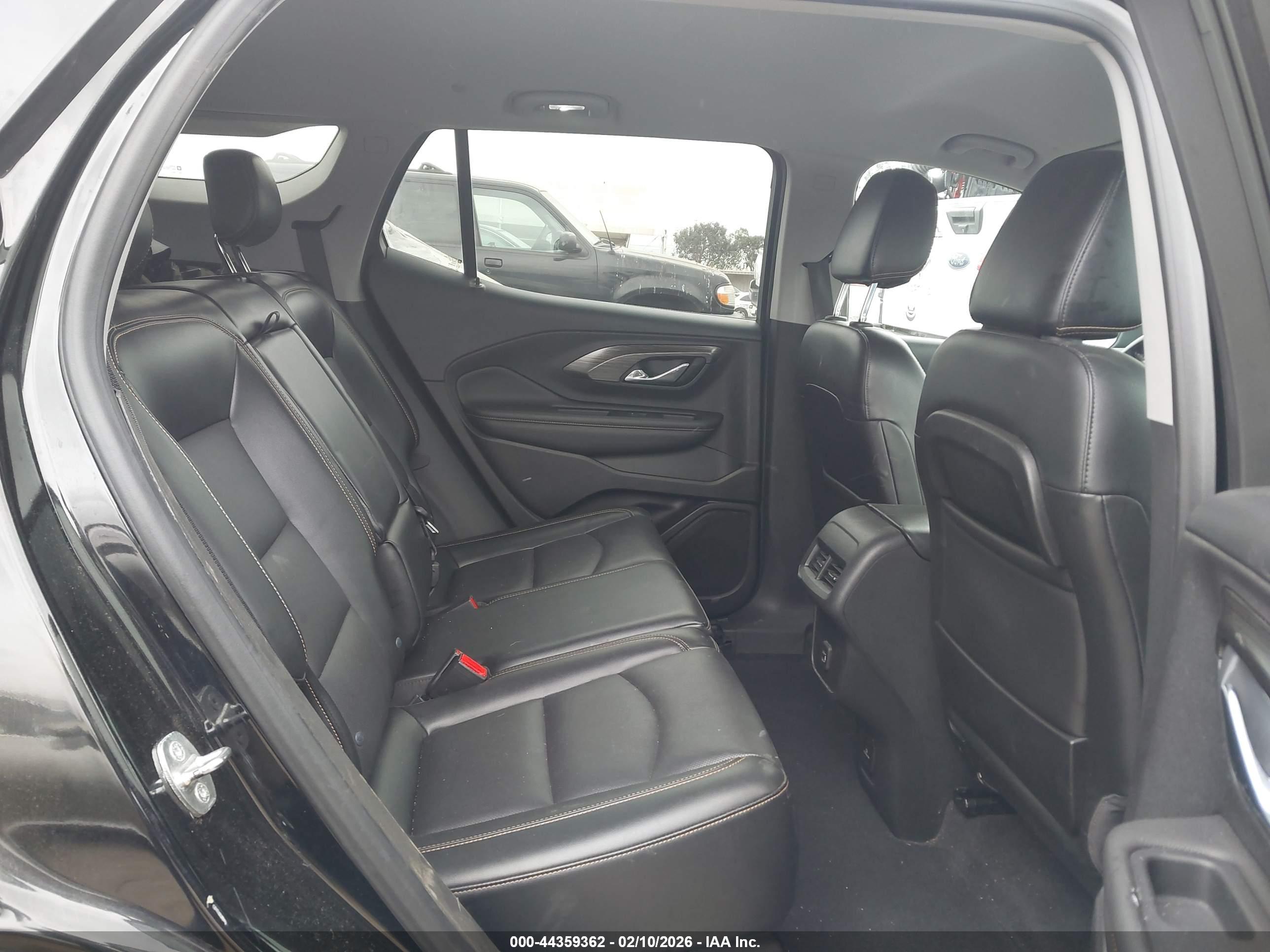 GMC TERRAIN image 8